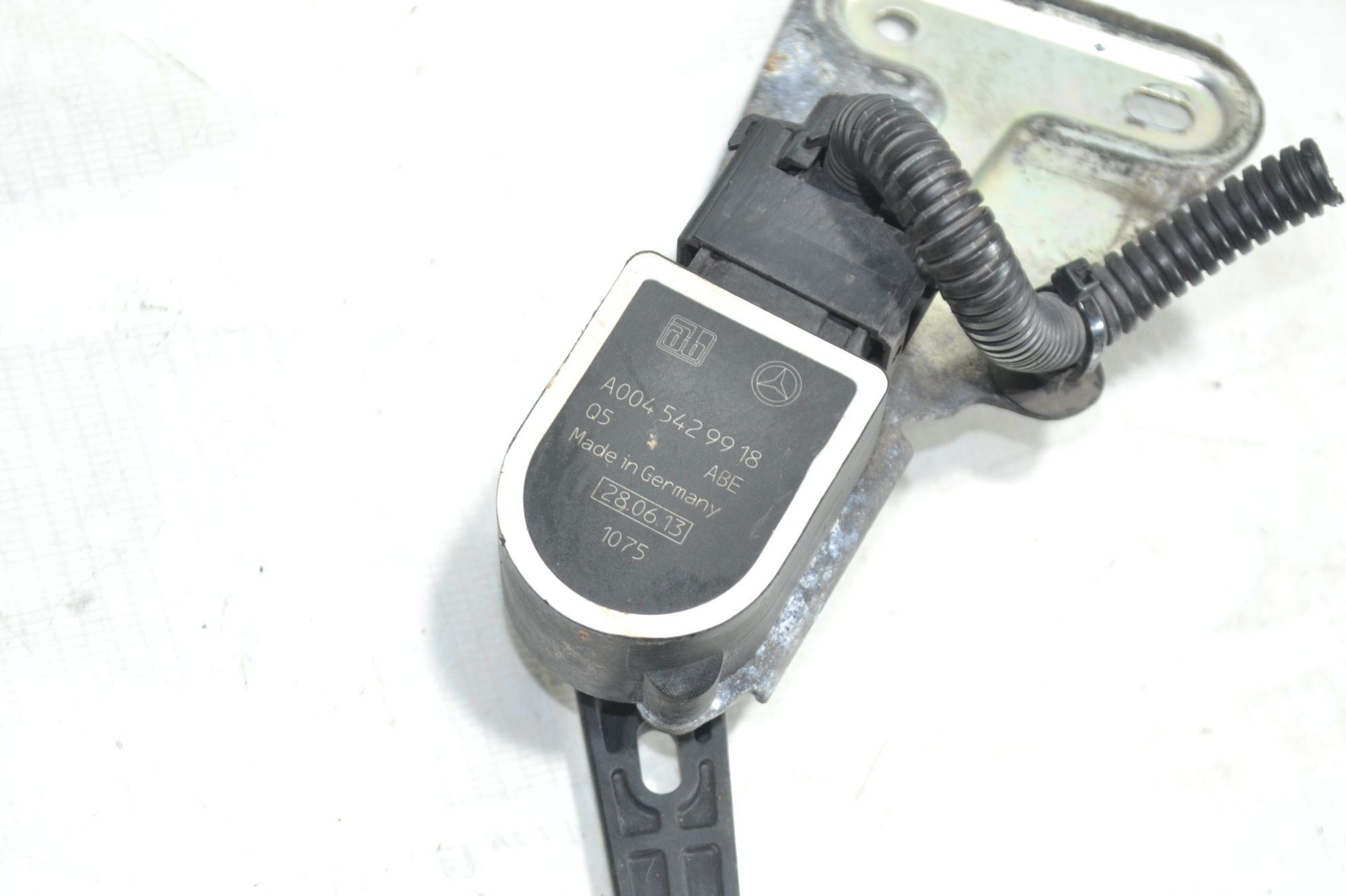 https://ycs.partsauto.market/partsauto-images/thmbs/userImages/b7628e092085f1f91467af1afb6e7630/part/d14a5dae-a2bd-42b3-87cd-4182006c7017_1781175690839.jpg
