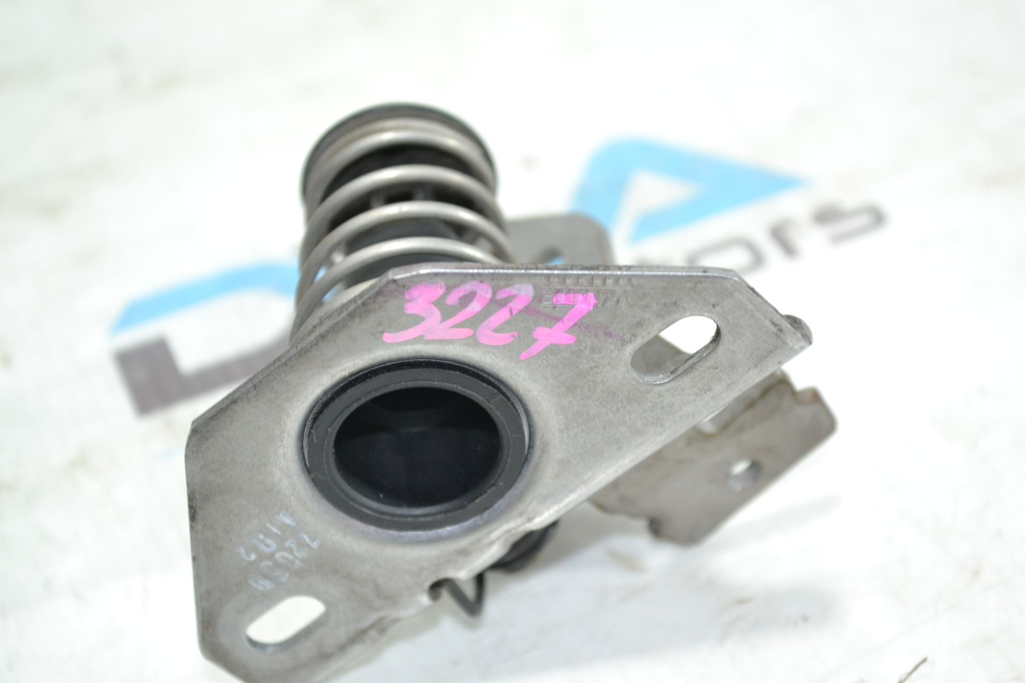 https://ycs.partsauto.market/partsauto-images/thmbs/userImages/b7628e092085f1f91467af1afb6e7630/part/d1adb19c-5dc8-4526-9f3a-dd061a38d767_1780469385683.jpg
