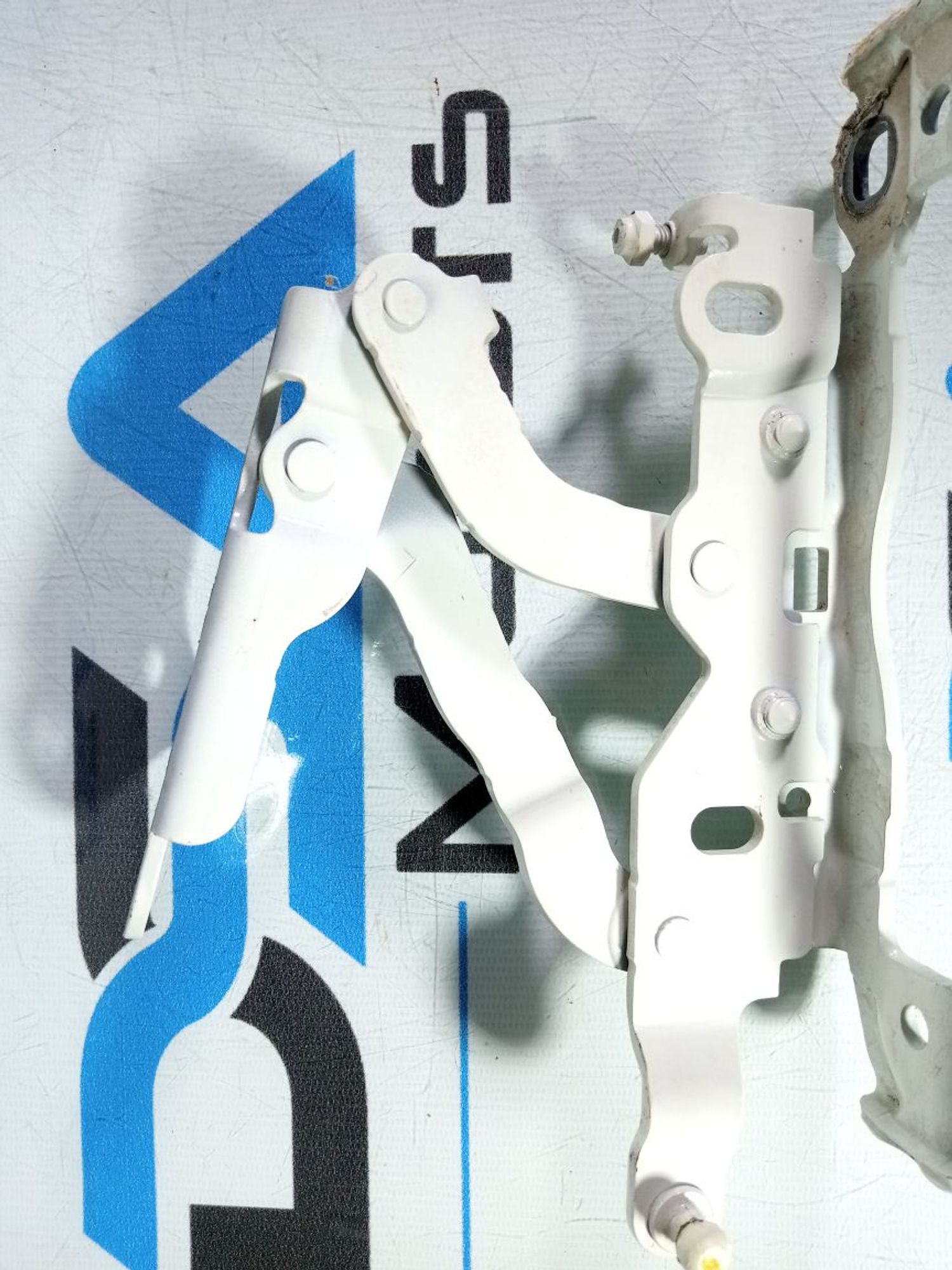 https://ycs.partsauto.market/partsauto-images/thmbs/userImages/b7628e092085f1f91467af1afb6e7630/part/d238be72-314b-48f7-a56b-2e772c0be36b_1746018864525.jpg