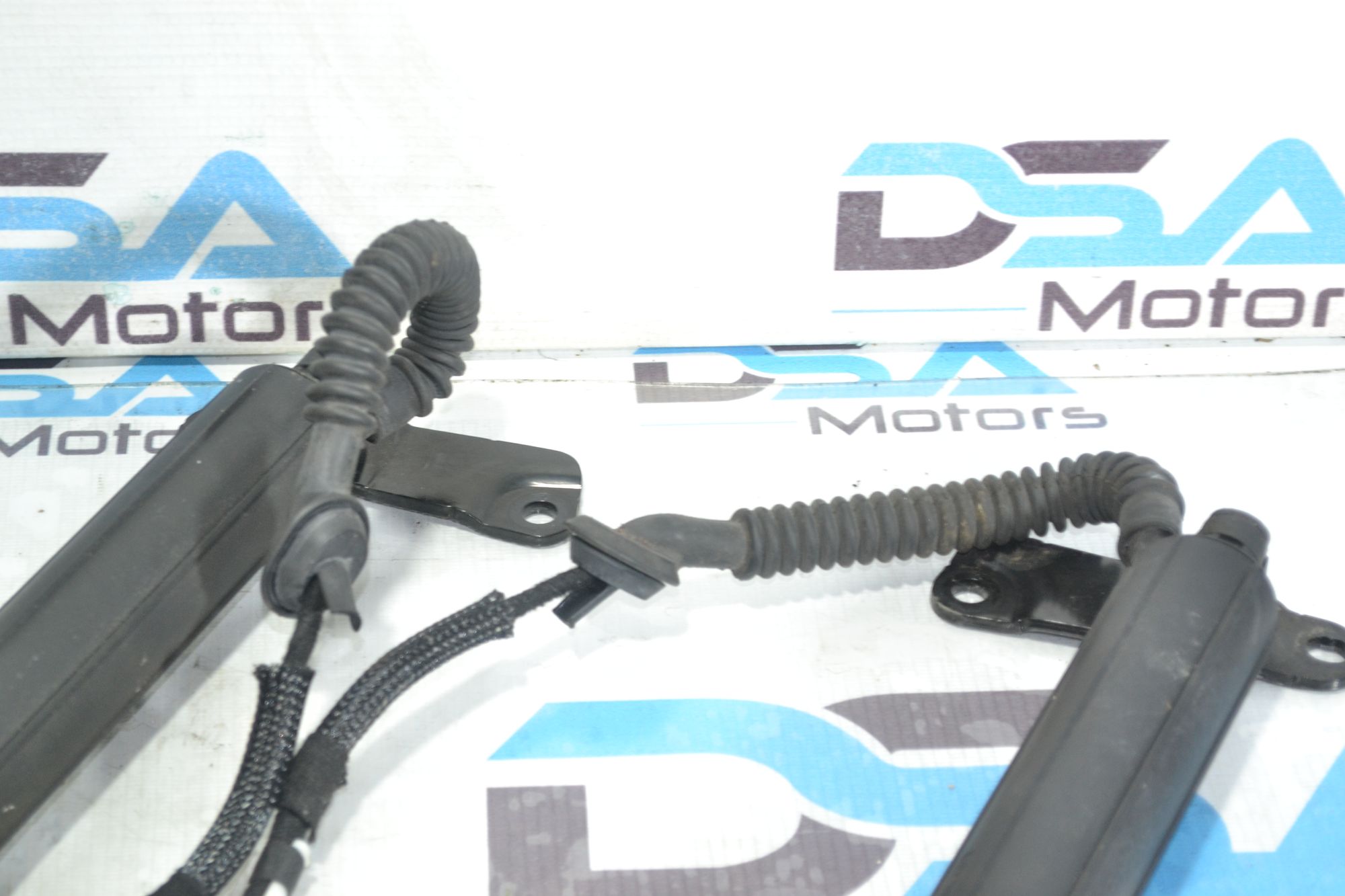 https://ycs.partsauto.market/partsauto-images/thmbs/userImages/b7628e092085f1f91467af1afb6e7630/part/d2d0f9d1-381d-48b0-b7e6-a5831c947c46_1781091089340.jpg