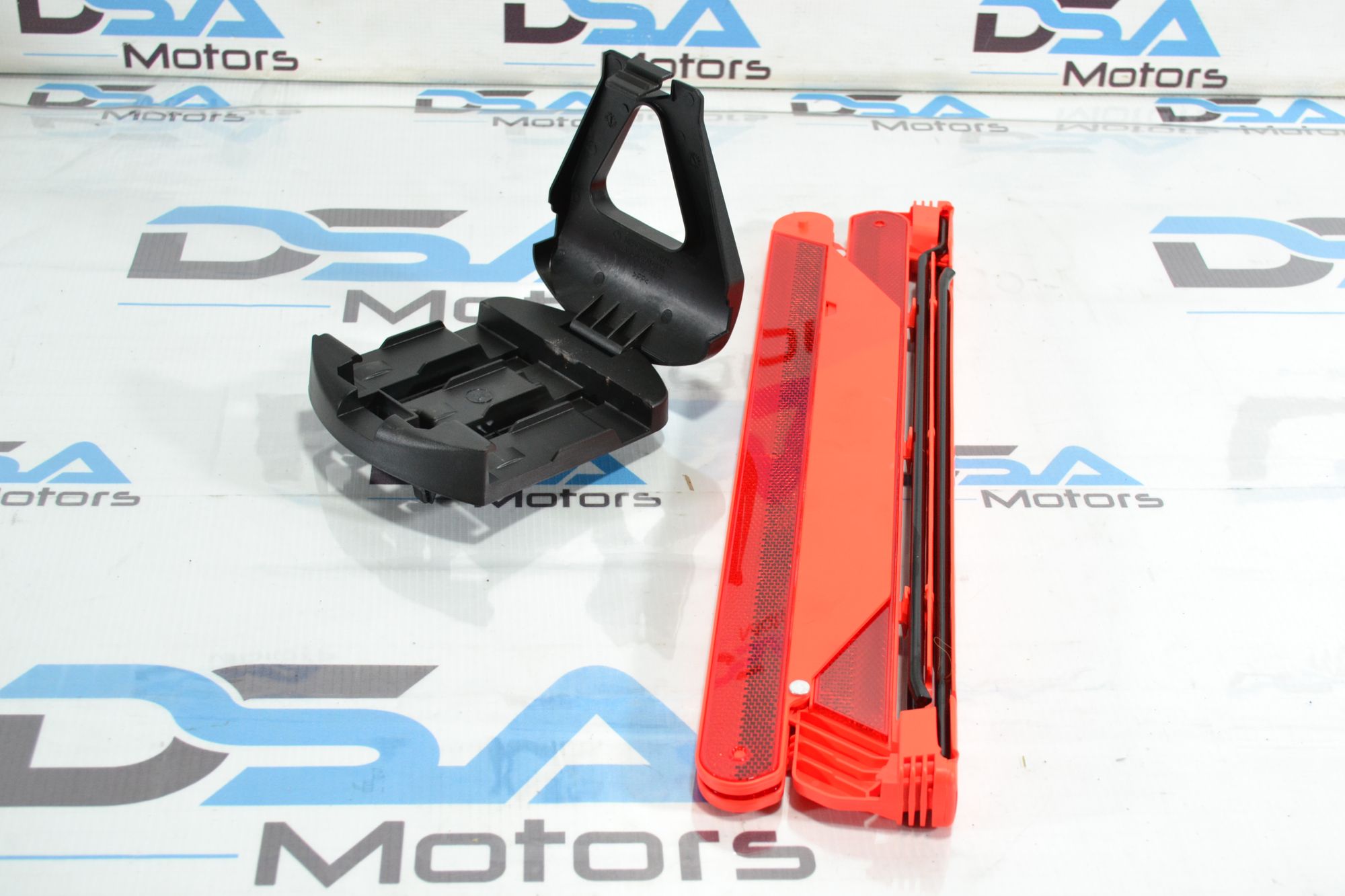https://ycs.partsauto.market/partsauto-images/thmbs/userImages/b7628e092085f1f91467af1afb6e7630/part/d2f26412-f8cb-41cc-803f-bdc3bf05ca68_1777549173788.jpg