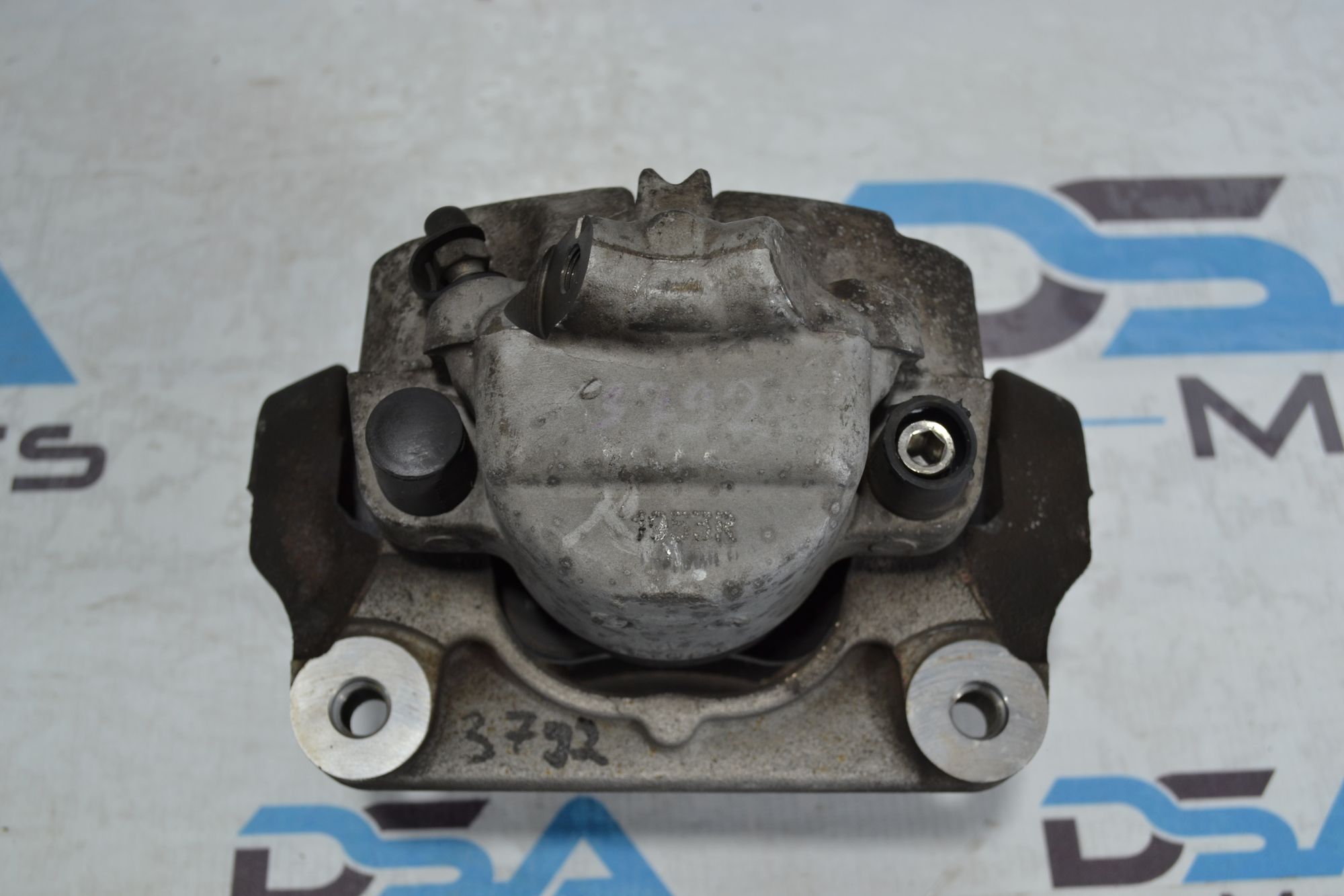 https://ycs.partsauto.market/partsauto-images/thmbs/userImages/b7628e092085f1f91467af1afb6e7630/part/d30ed504-a268-4f11-b804-71df39d1821a_1779171777341.jpg