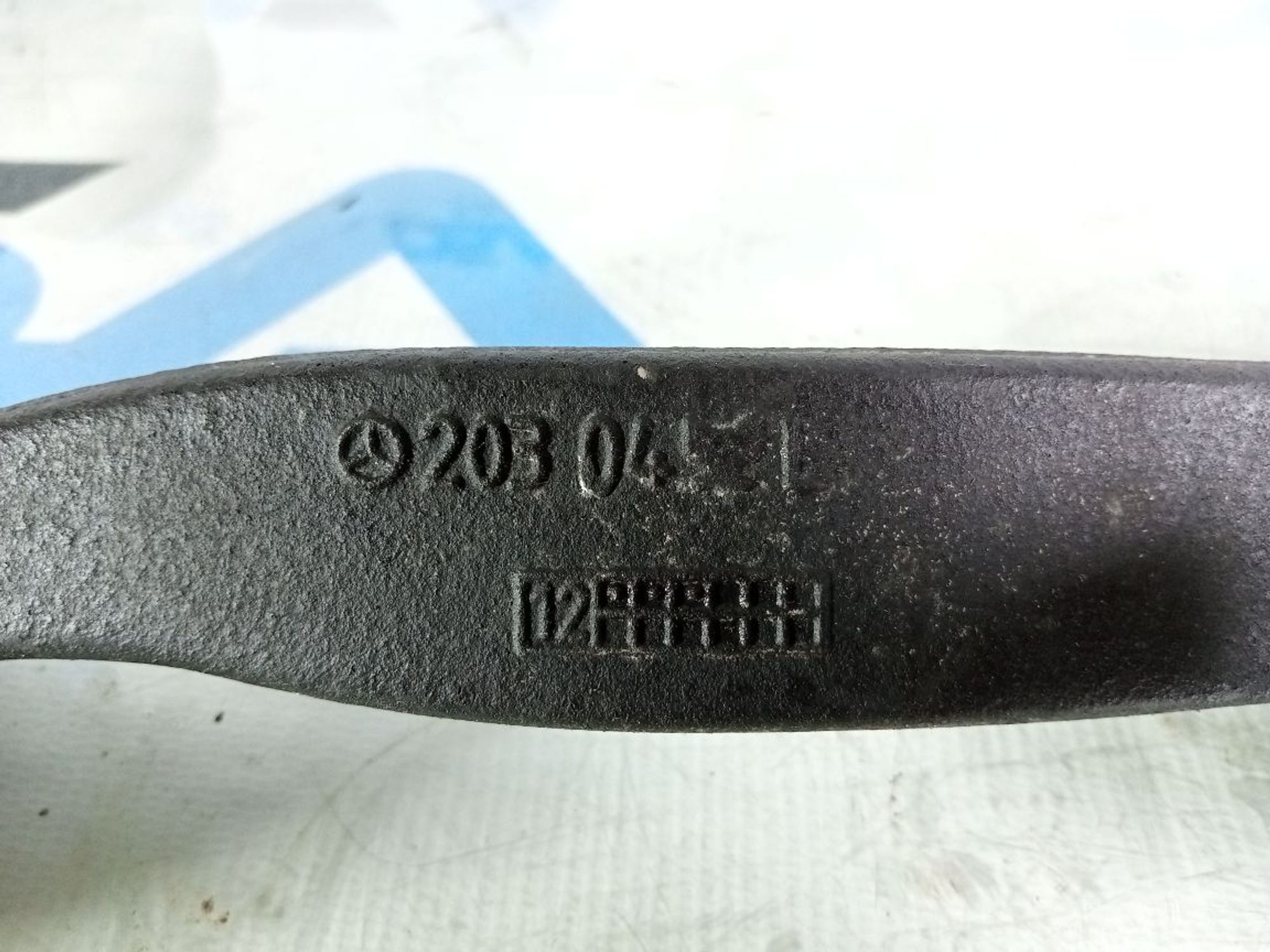 https://ycs.partsauto.market/partsauto-images/thmbs/userImages/b7628e092085f1f91467af1afb6e7630/part/d392c98a-f37f-46df-b4ad-99401d079116_1741933226845.jpg
