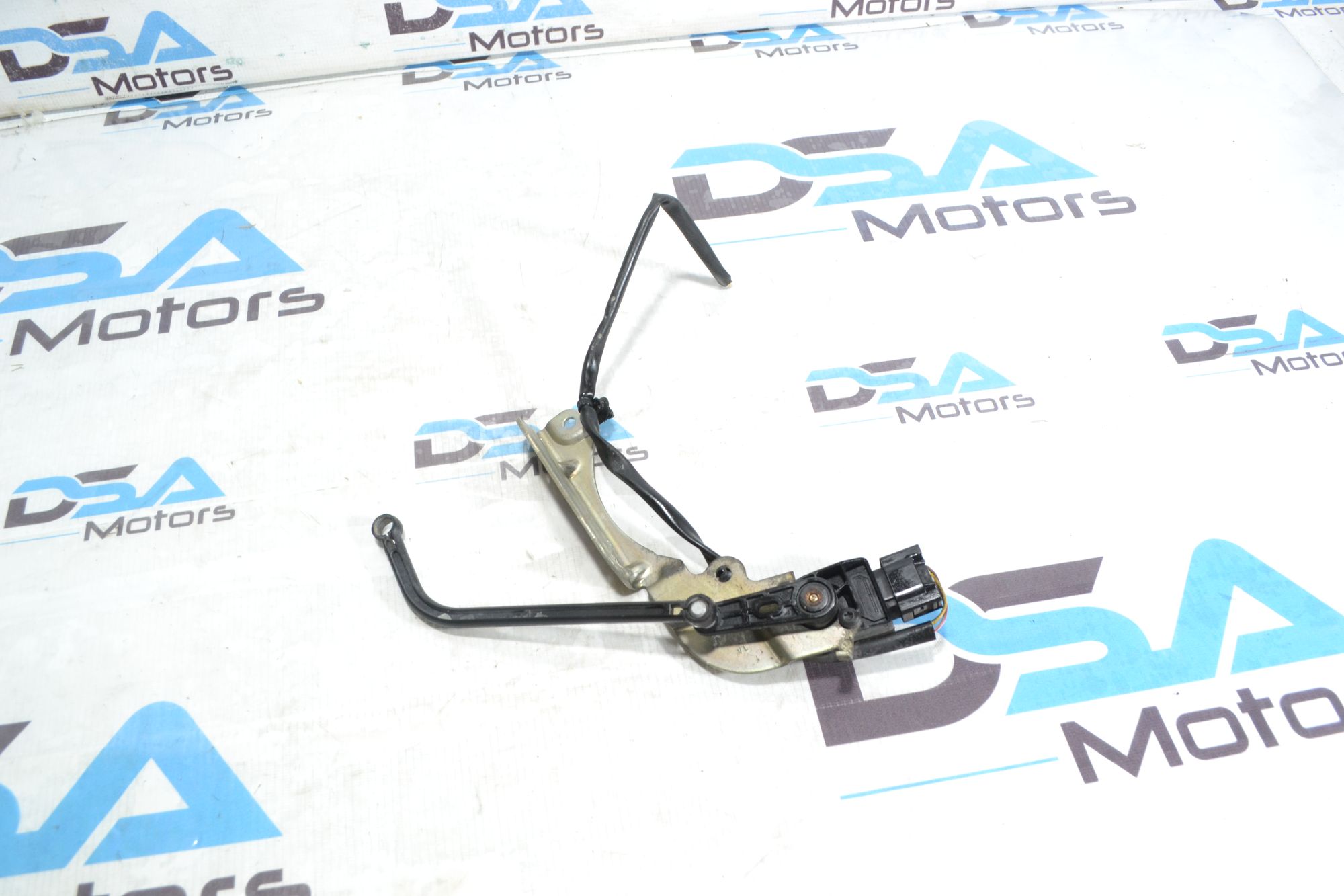 https://ycs.partsauto.market/partsauto-images/thmbs/userImages/b7628e092085f1f91467af1afb6e7630/part/d3986b3e-2e65-4744-a1e6-9b551a000795_1781004525450.jpg