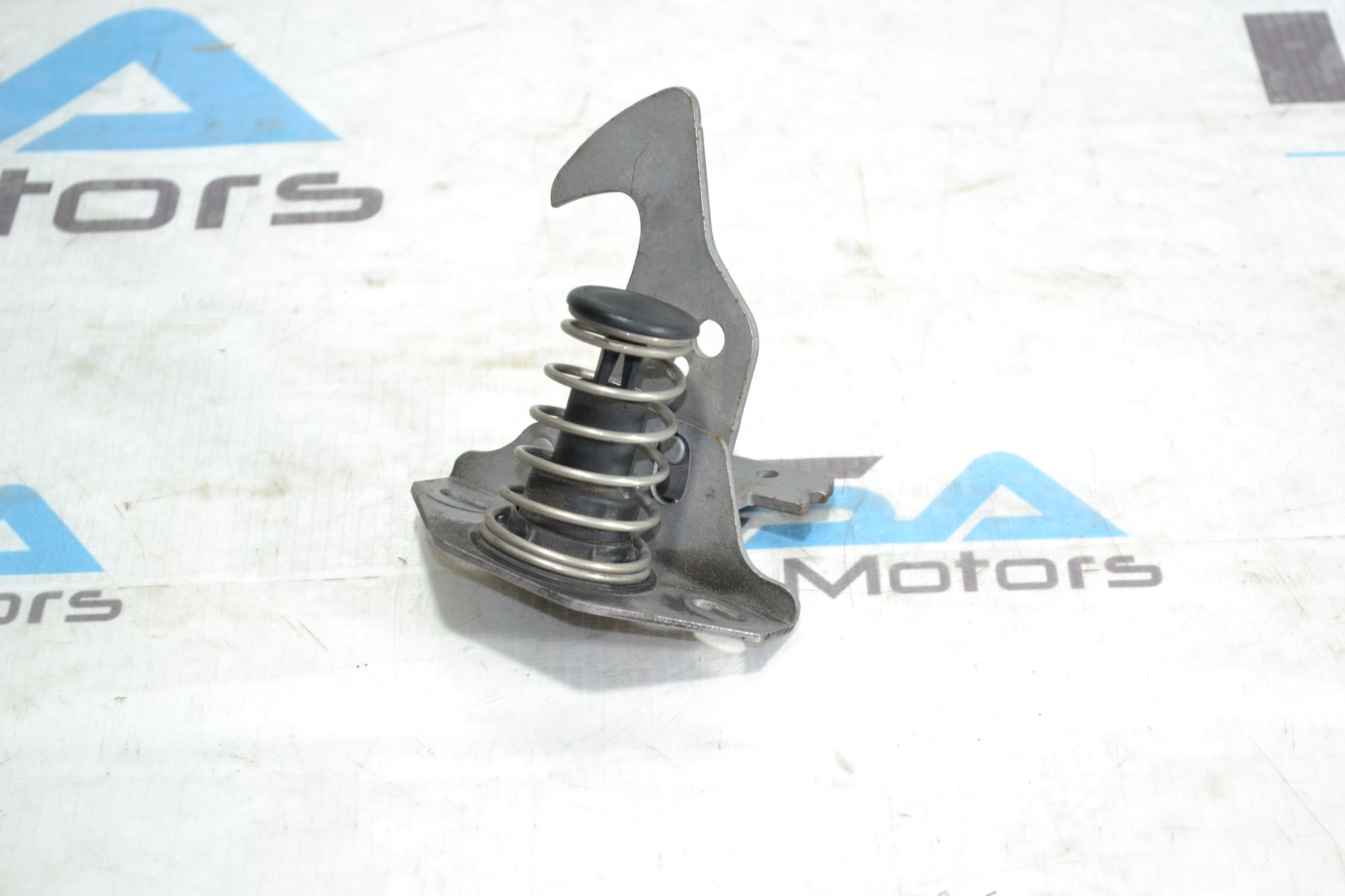 https://ycs.partsauto.market/partsauto-images/thmbs/userImages/b7628e092085f1f91467af1afb6e7630/part/d3f4128f-a362-4ca2-b29d-f9844ad21148_1780469385676.jpg