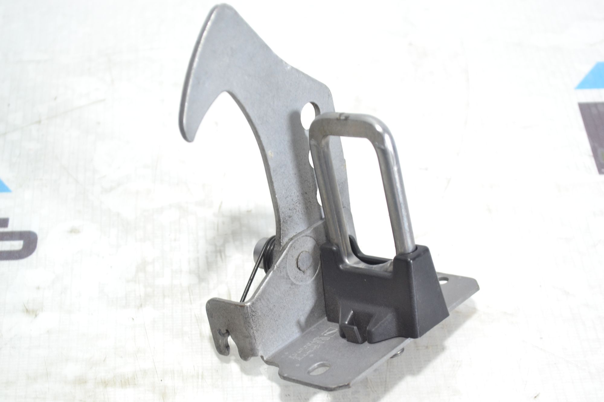 https://ycs.partsauto.market/partsauto-images/thmbs/userImages/b7628e092085f1f91467af1afb6e7630/part/d5e7ba0a-92a3-43c0-ab01-5b56fee29eb9_1781155917265.jpg