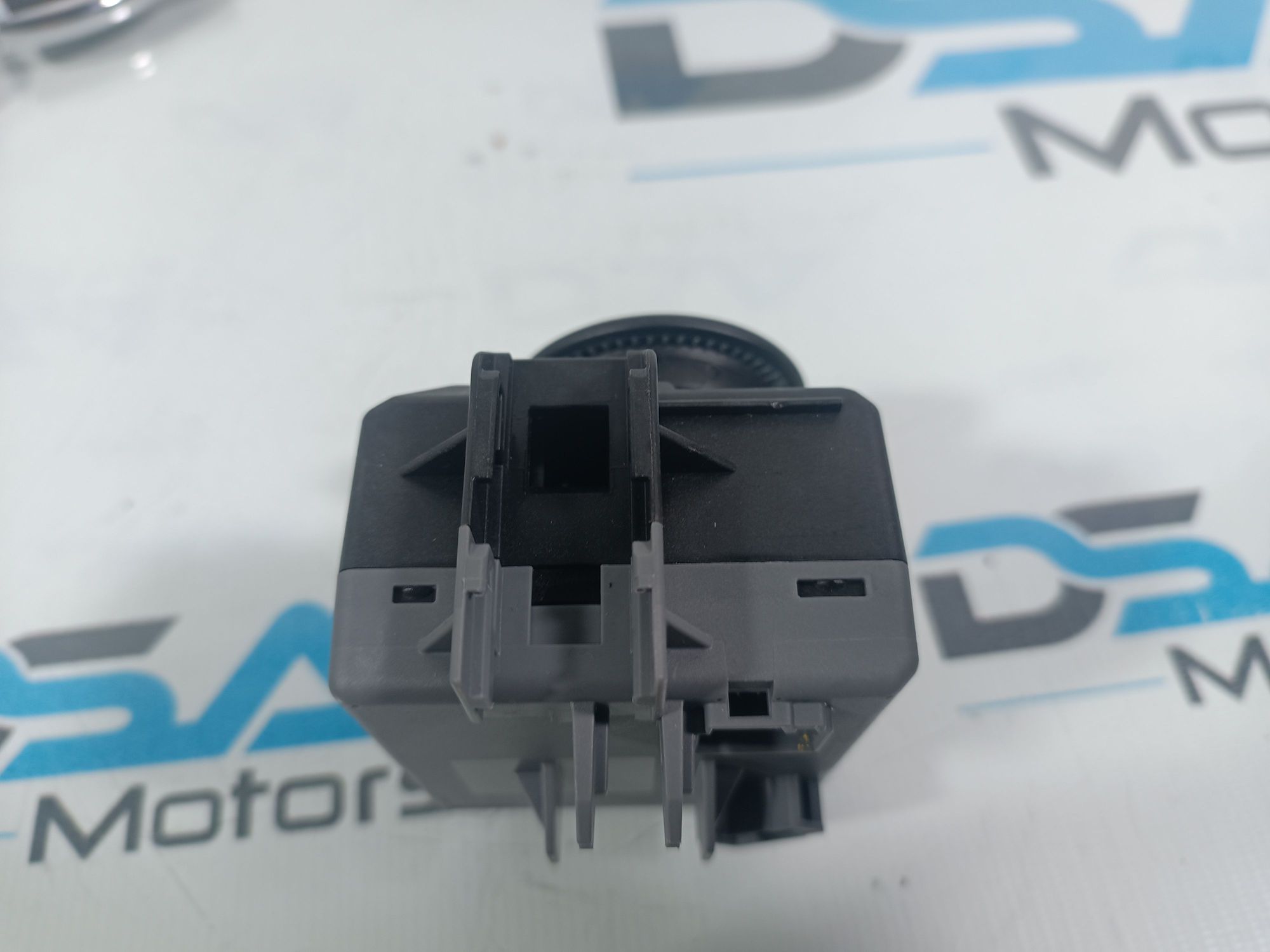 https://ycs.partsauto.market/partsauto-images/thmbs/userImages/b7628e092085f1f91467af1afb6e7630/part/d65739ea-7e69-4c0b-85e7-b5aed4851ff1_1711456969795.jpg