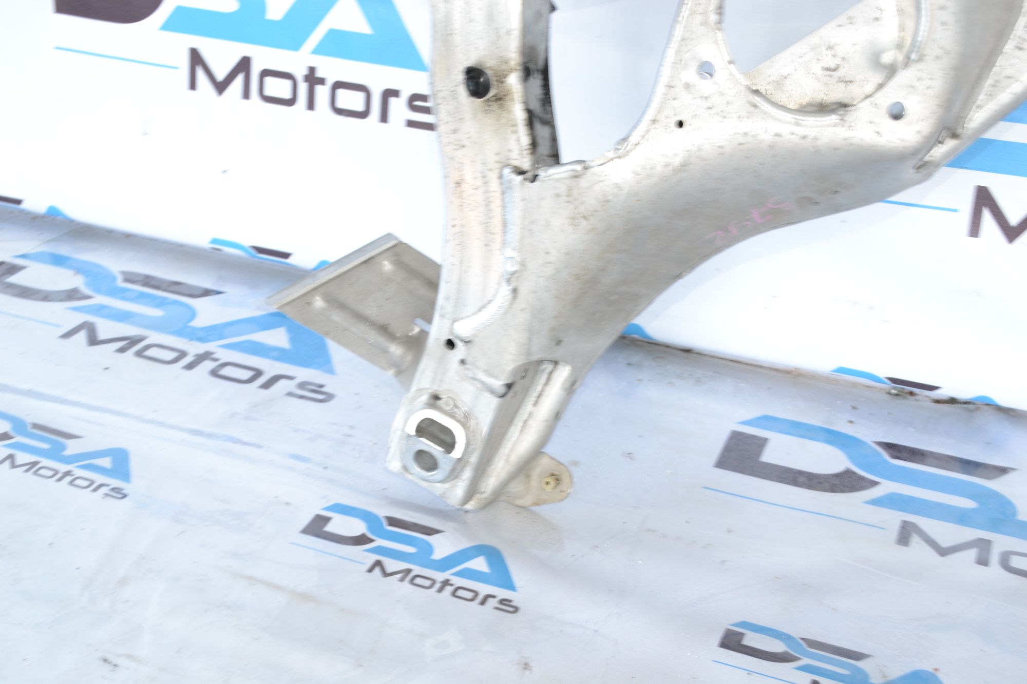 https://ycs.partsauto.market/partsauto-images/thmbs/userImages/b7628e092085f1f91467af1afb6e7630/part/d6940296-4972-48c2-9478-8cc19310a2d6_1781508623820.jpg