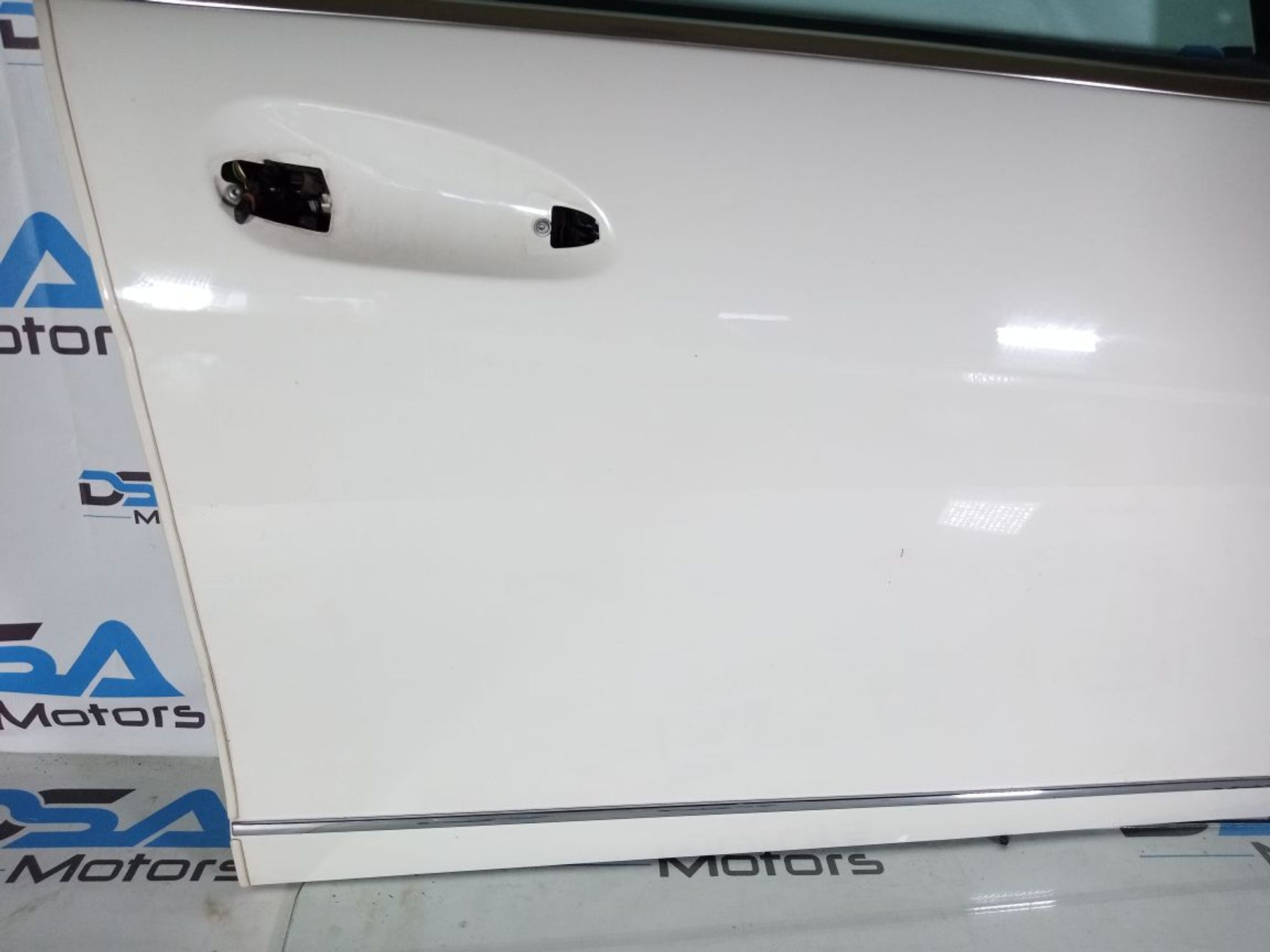 https://ycs.partsauto.market/partsauto-images/thmbs/userImages/b7628e092085f1f91467af1afb6e7630/part/d78c8e9f-51af-4fe9-b42a-13a8409a357e_1746958404742.jpg