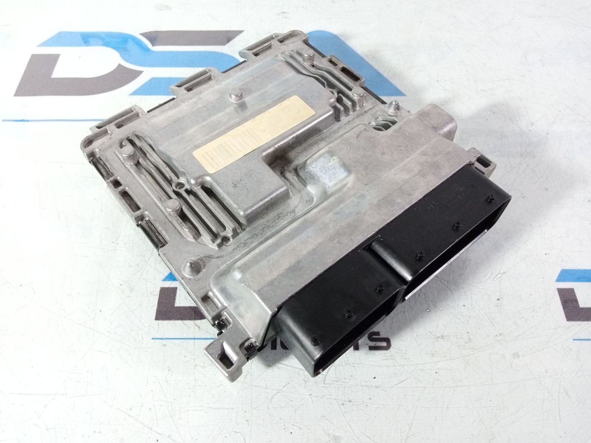 https://ycs.partsauto.market/partsauto-images/thmbs/userImages/b7628e092085f1f91467af1afb6e7630/part/d7c23974-ce92-4167-ac5c-d45e1791d53f_1736852418495.jpg