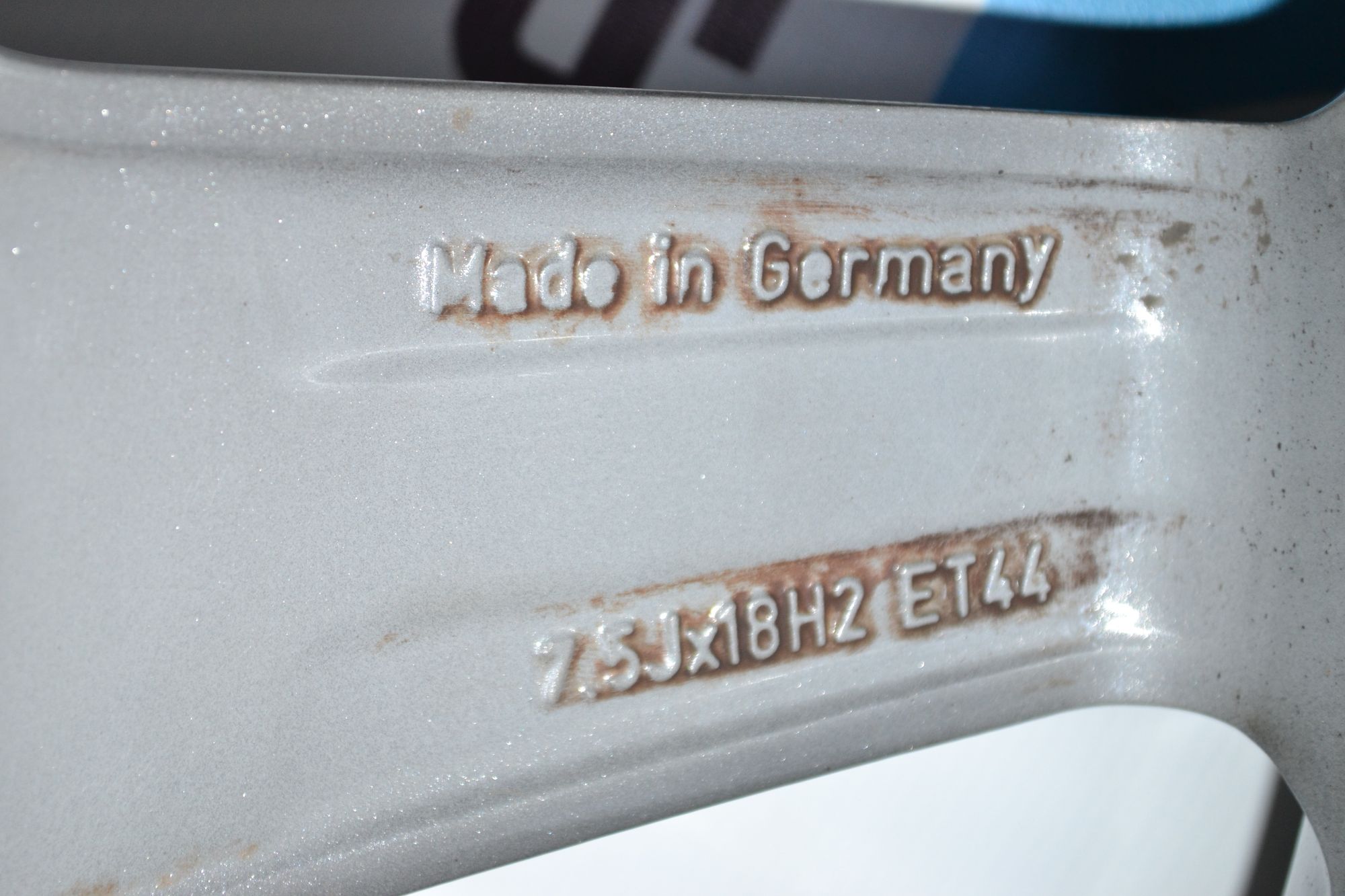 https://ycs.partsauto.market/partsauto-images/thmbs/userImages/b7628e092085f1f91467af1afb6e7630/part/d833a2f8-28c8-48c7-ba7e-68892425b6e1_1784615523848.jpg