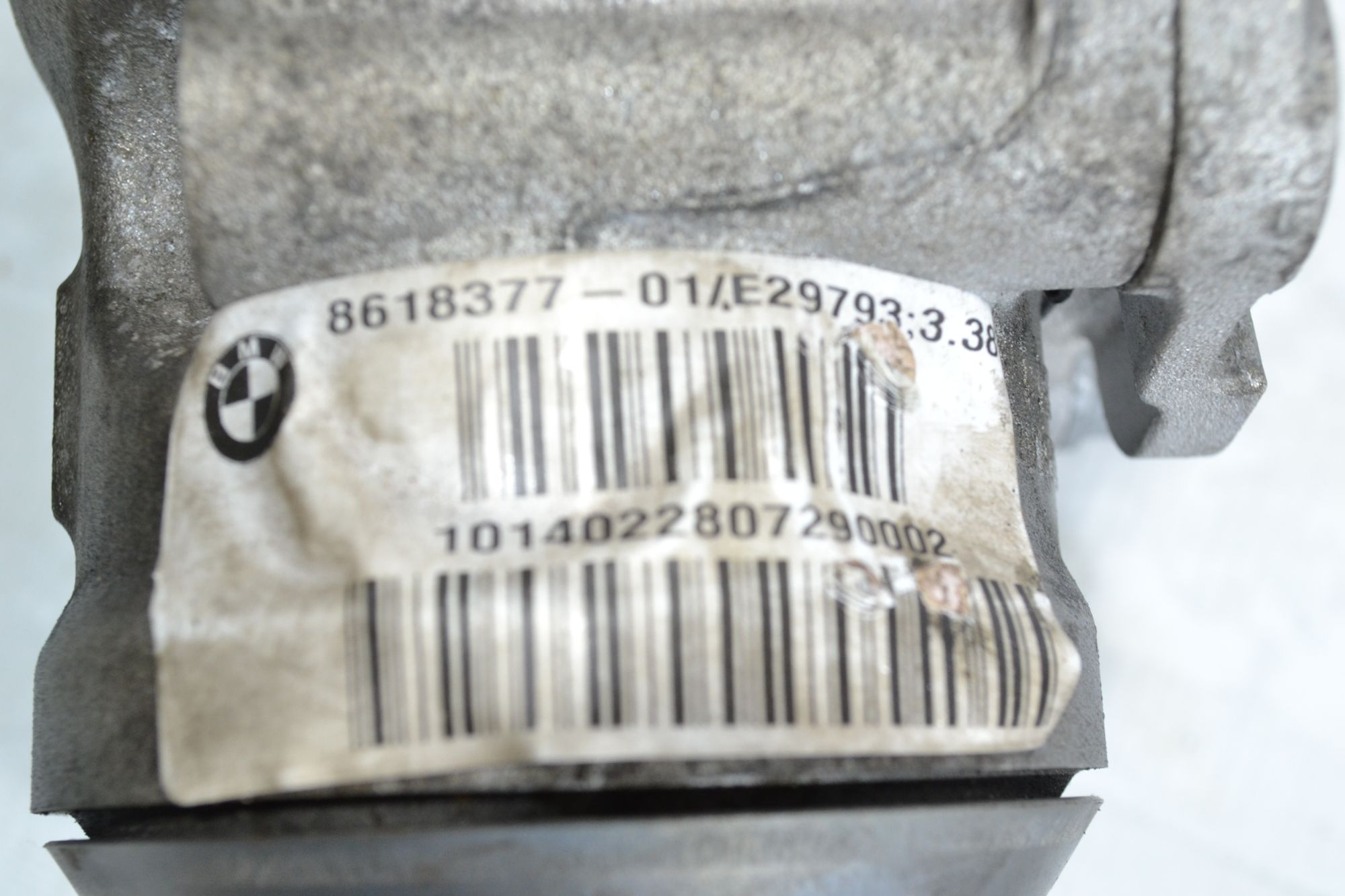 https://ycs.partsauto.market/partsauto-images/thmbs/userImages/b7628e092085f1f91467af1afb6e7630/part/d9247bc6-f80d-432f-ae7d-d45d22996ed4_1779261669638.jpg