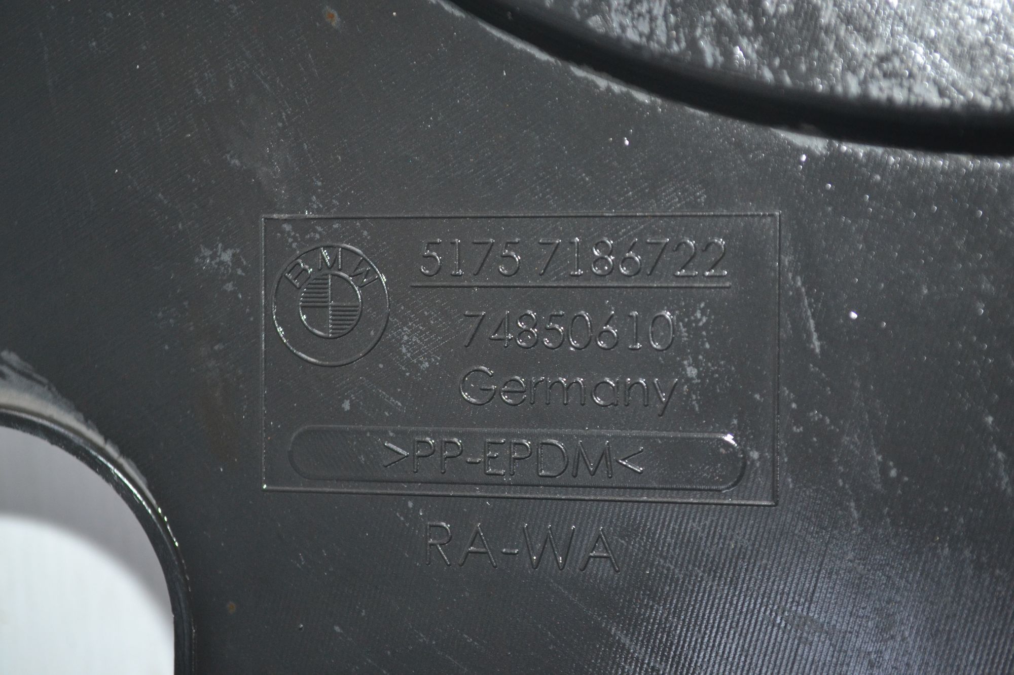 https://ycs.partsauto.market/partsauto-images/thmbs/userImages/b7628e092085f1f91467af1afb6e7630/part/d92480c7-7e25-4e59-8574-3a8931c9cf9e_1784881893422.jpg