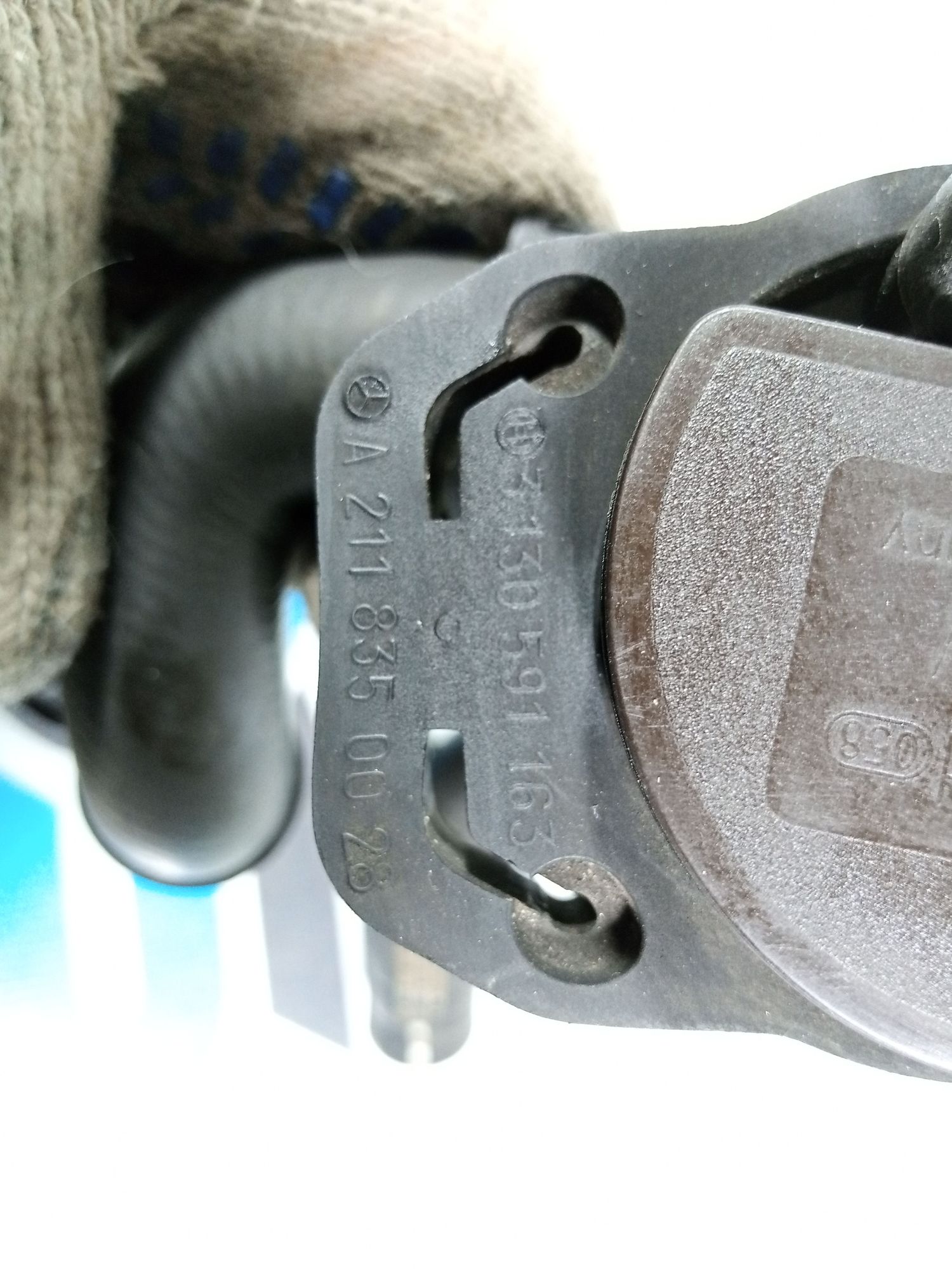 https://ycs.partsauto.market/partsauto-images/thmbs/userImages/b7628e092085f1f91467af1afb6e7630/part/d9993303-77d3-414a-968a-3581113dde8d_1712648898904.jpg