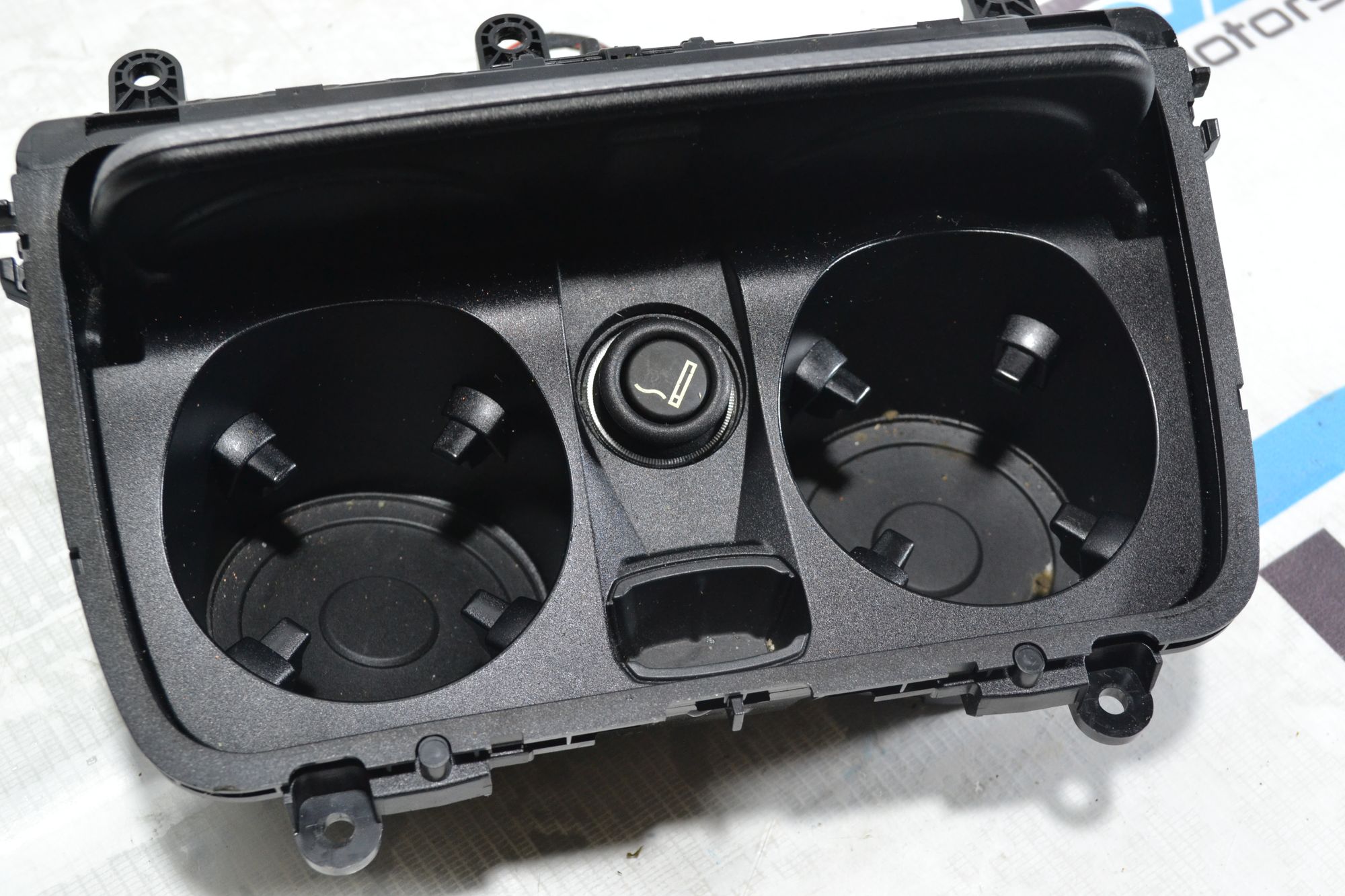 https://ycs.partsauto.market/partsauto-images/thmbs/userImages/b7628e092085f1f91467af1afb6e7630/part/db31beb1-cb6c-44f5-a5b9-ce70428faf19_1780040058608.jpg