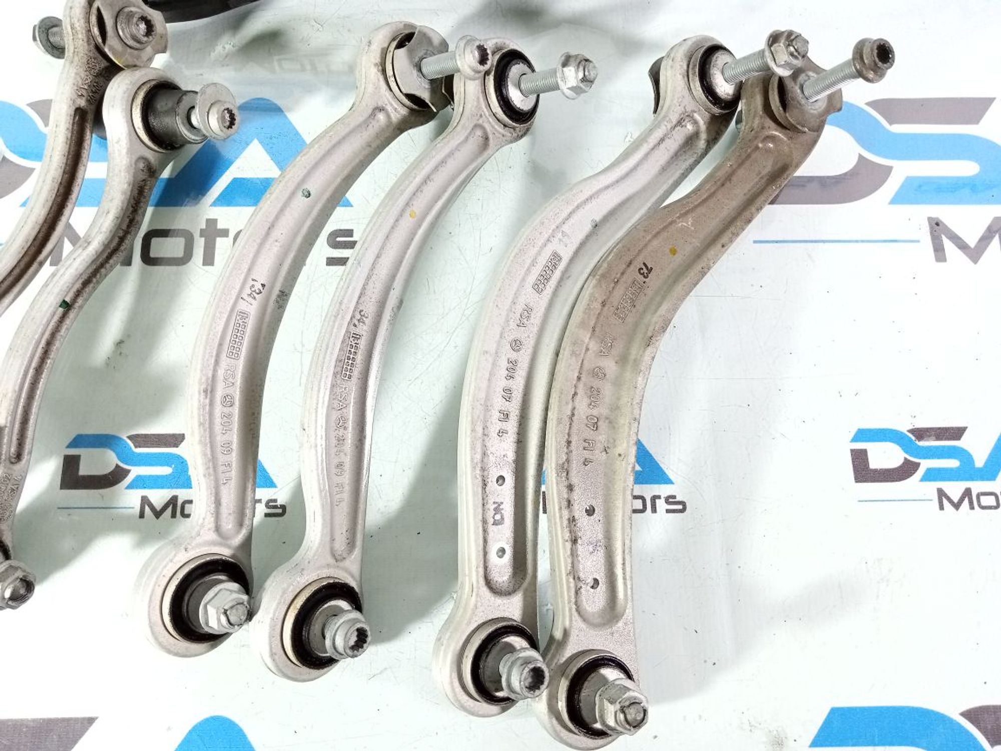 https://ycs.partsauto.market/partsauto-images/thmbs/userImages/b7628e092085f1f91467af1afb6e7630/part/dba499be-0771-44ed-a489-e4704bb1a51d_1736934705842.jpg