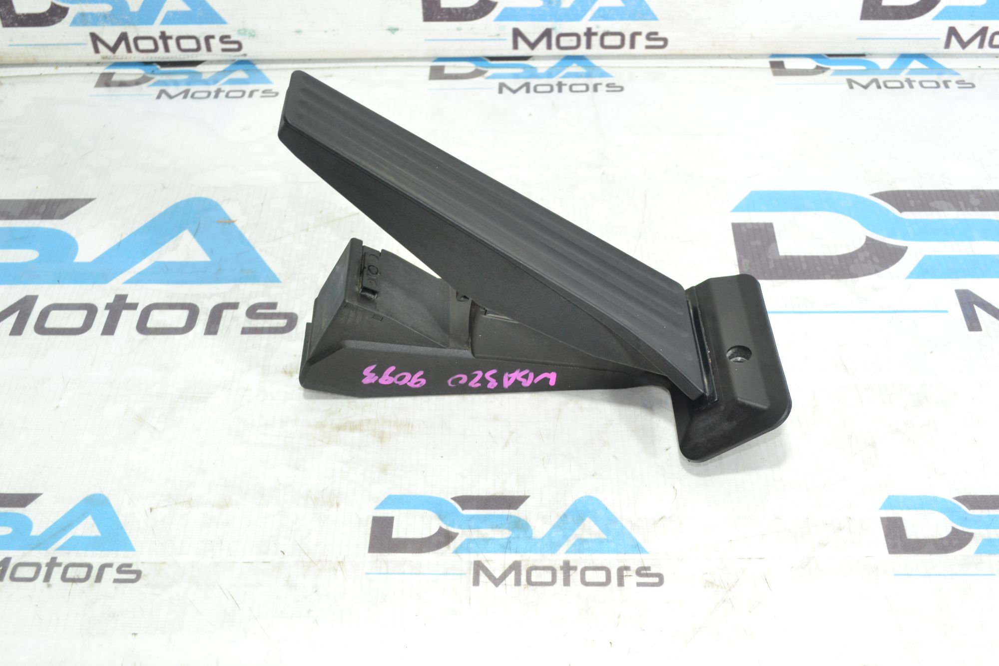 https://ycs.partsauto.market/partsauto-images/thmbs/userImages/b7628e092085f1f91467af1afb6e7630/part/dc77fc3d-315e-4a1e-911d-927fef939334_1781159882457.jpg
