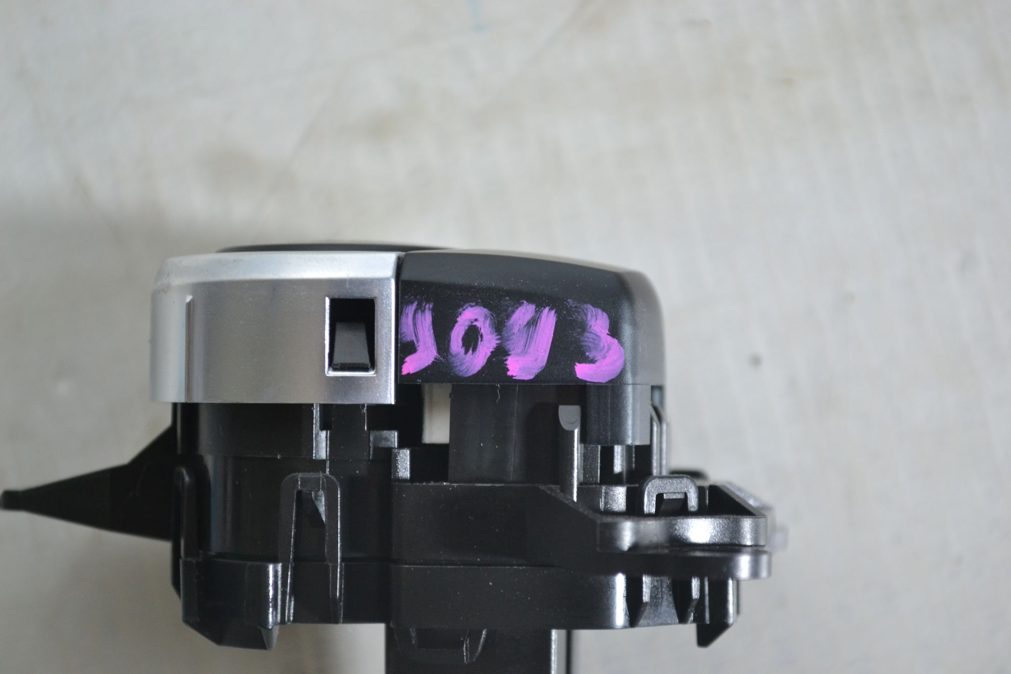 https://ycs.partsauto.market/partsauto-images/thmbs/userImages/b7628e092085f1f91467af1afb6e7630/part/dcbeac0f-9920-44c2-a24c-dcc409396f67_1780475568618.jpg