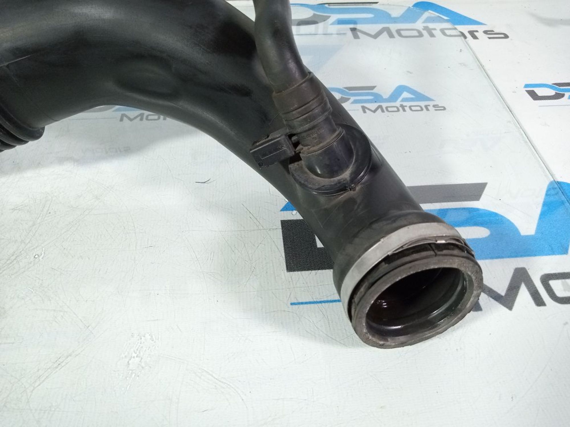 https://ycs.partsauto.market/partsauto-images/thmbs/userImages/b7628e092085f1f91467af1afb6e7630/part/dd512012-a949-4dd7-b0e4-ad6463eef705_1747629383634.jpg