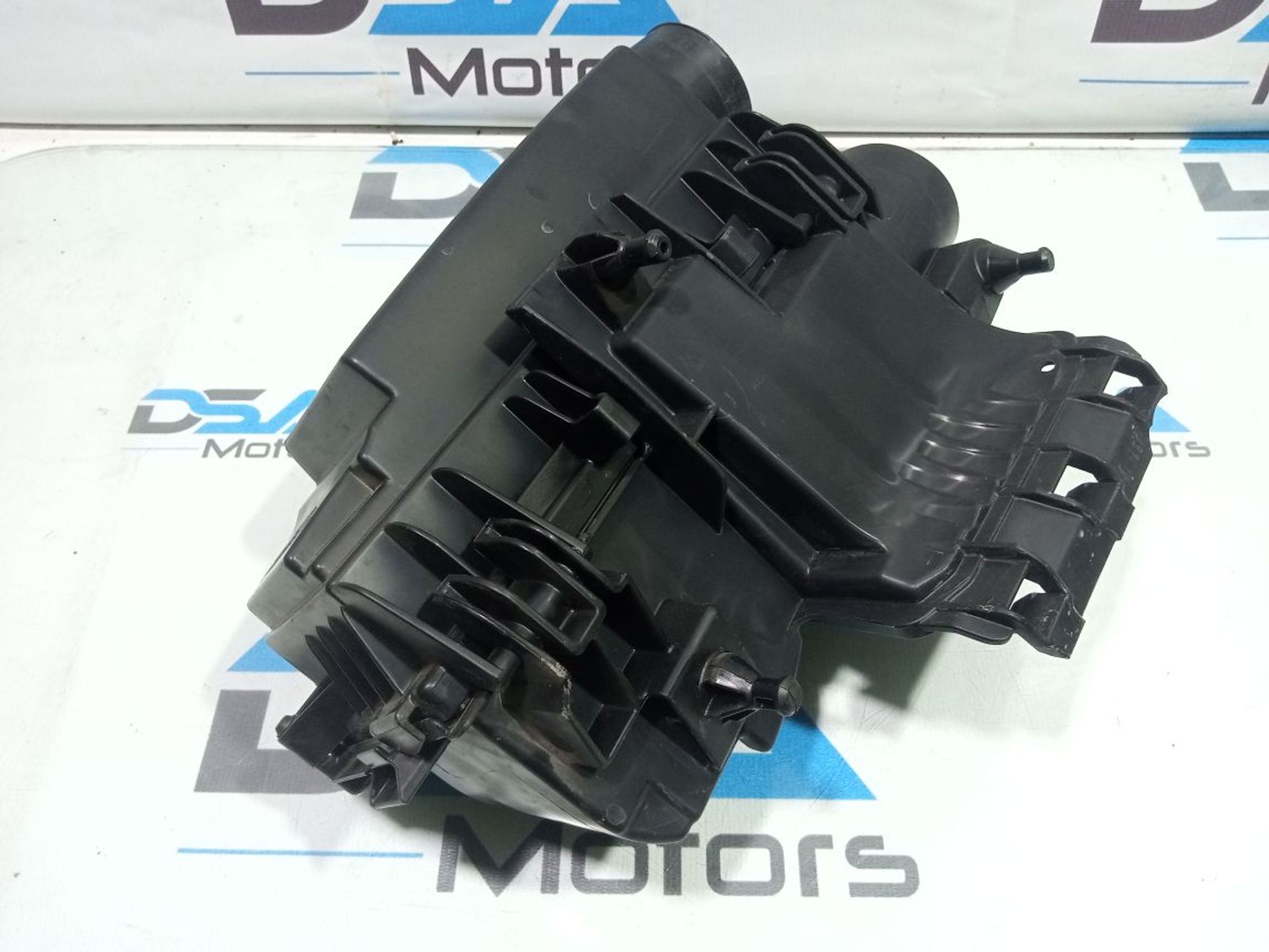 https://ycs.partsauto.market/partsauto-images/thmbs/userImages/b7628e092085f1f91467af1afb6e7630/part/dd94961c-cfe6-40e3-9db5-c44bc82a28f4_1748280089157.jpg