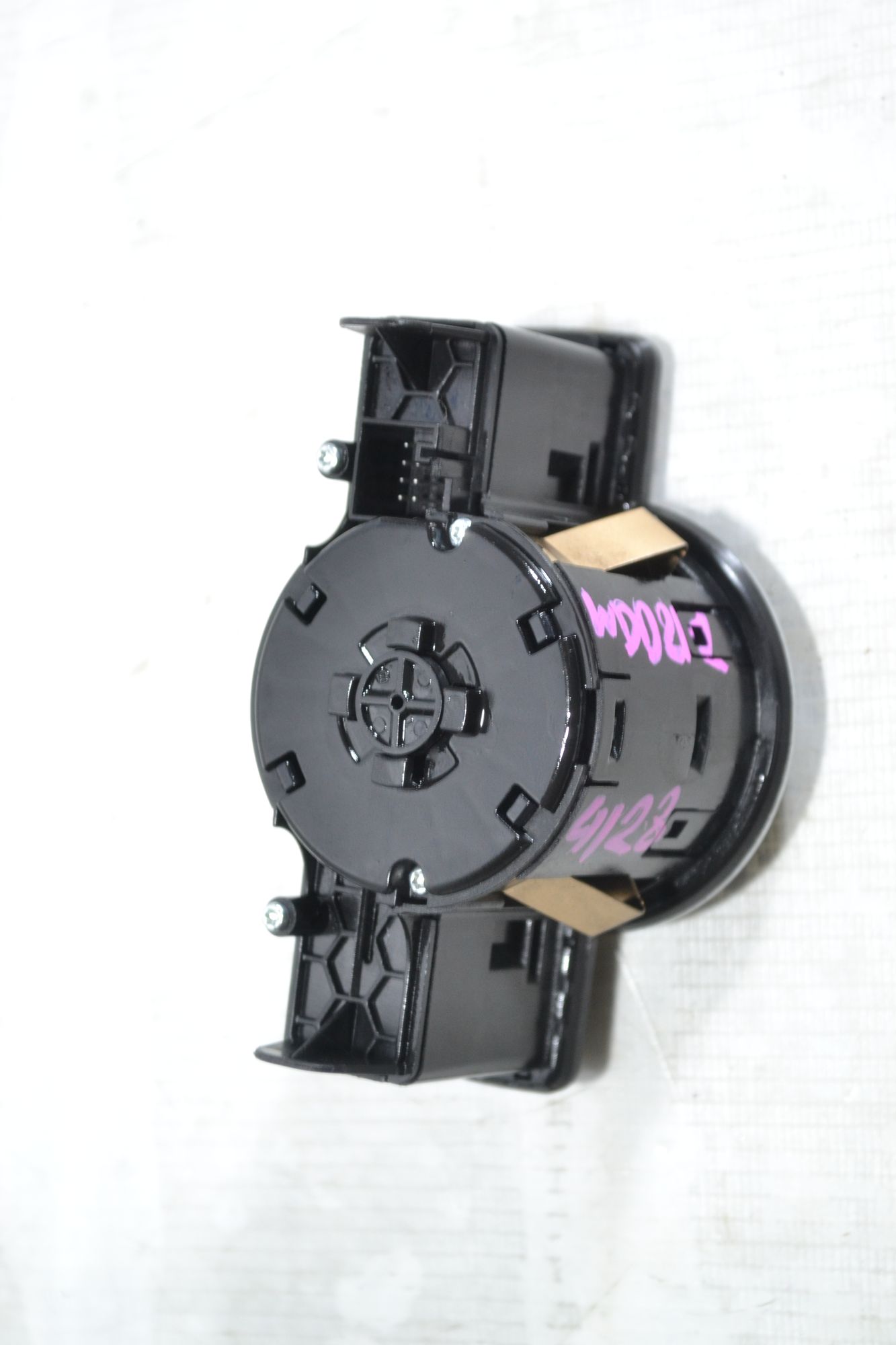 https://ycs.partsauto.market/partsauto-images/thmbs/userImages/b7628e092085f1f91467af1afb6e7630/part/ddfa9c27-7645-4328-9348-e7c88a0b3cf7_1780991667352.jpg