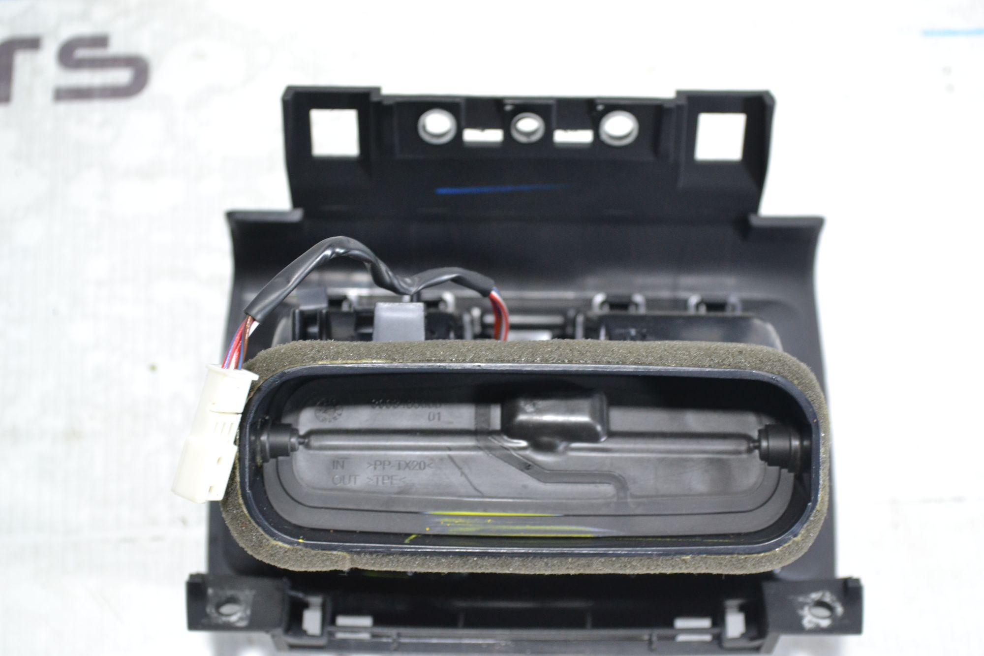https://ycs.partsauto.market/partsauto-images/thmbs/userImages/b7628e092085f1f91467af1afb6e7630/part/de87fa40-6e81-43c3-9ba2-56c64c6efc2c_1779978754741.jpg