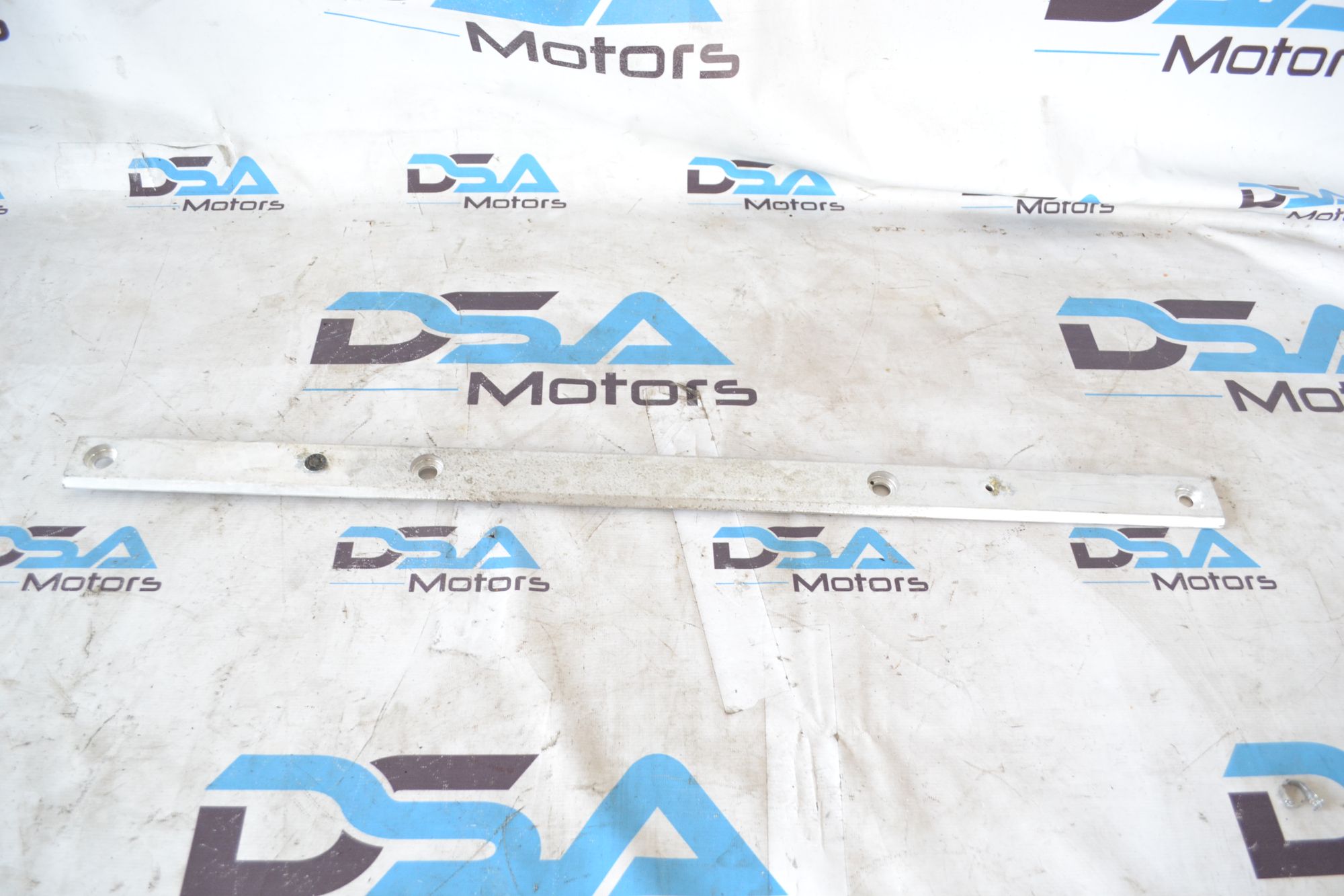 https://ycs.partsauto.market/partsauto-images/thmbs/userImages/b7628e092085f1f91467af1afb6e7630/part/dec57a88-9107-426c-b3fc-1f58dff2f907_1785218458554.jpg