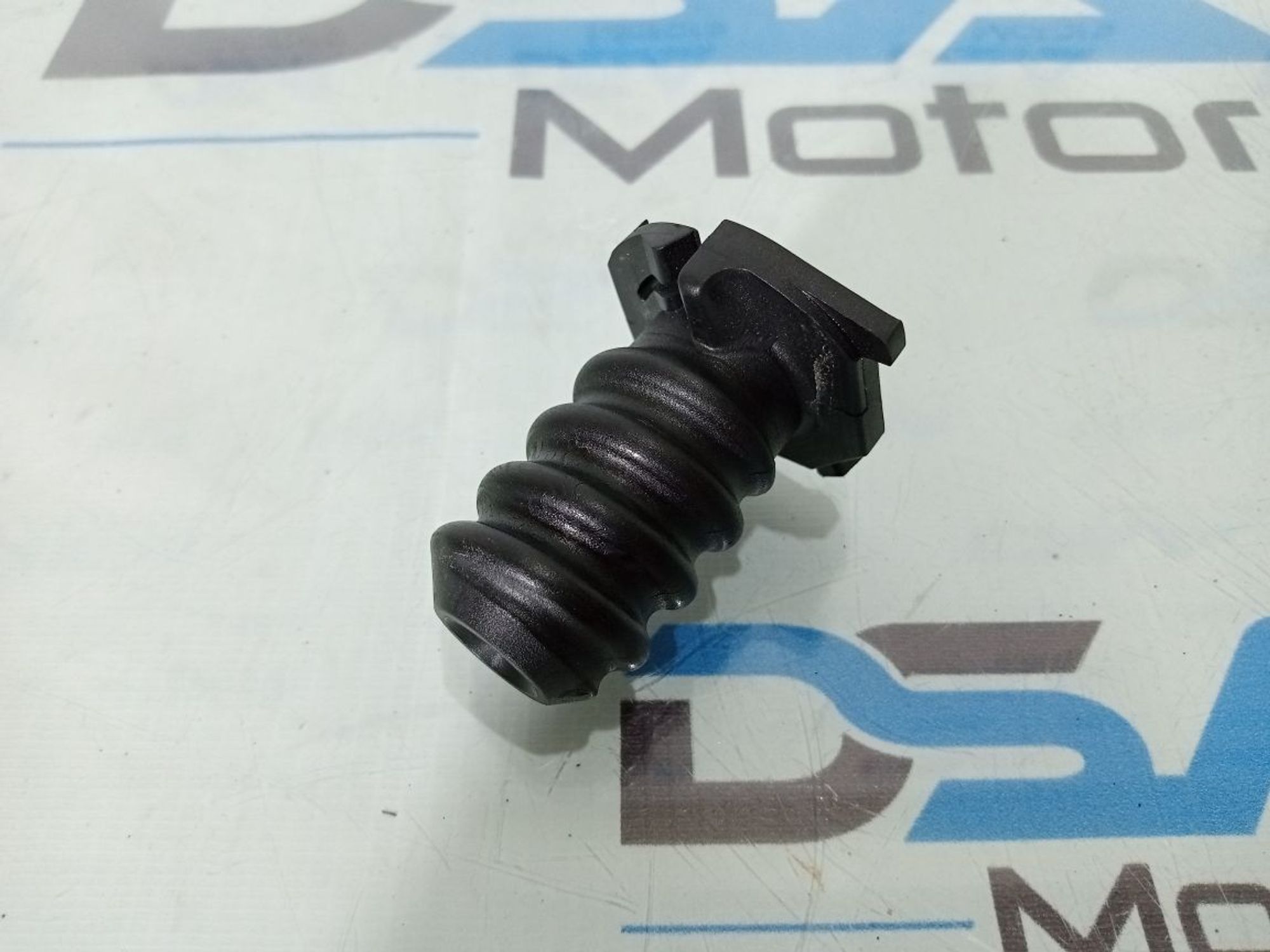 https://ycs.partsauto.market/partsauto-images/thmbs/userImages/b7628e092085f1f91467af1afb6e7630/part/e06efce4-c894-43bf-ac77-eb8eecfa0894_1730908166882.jpg