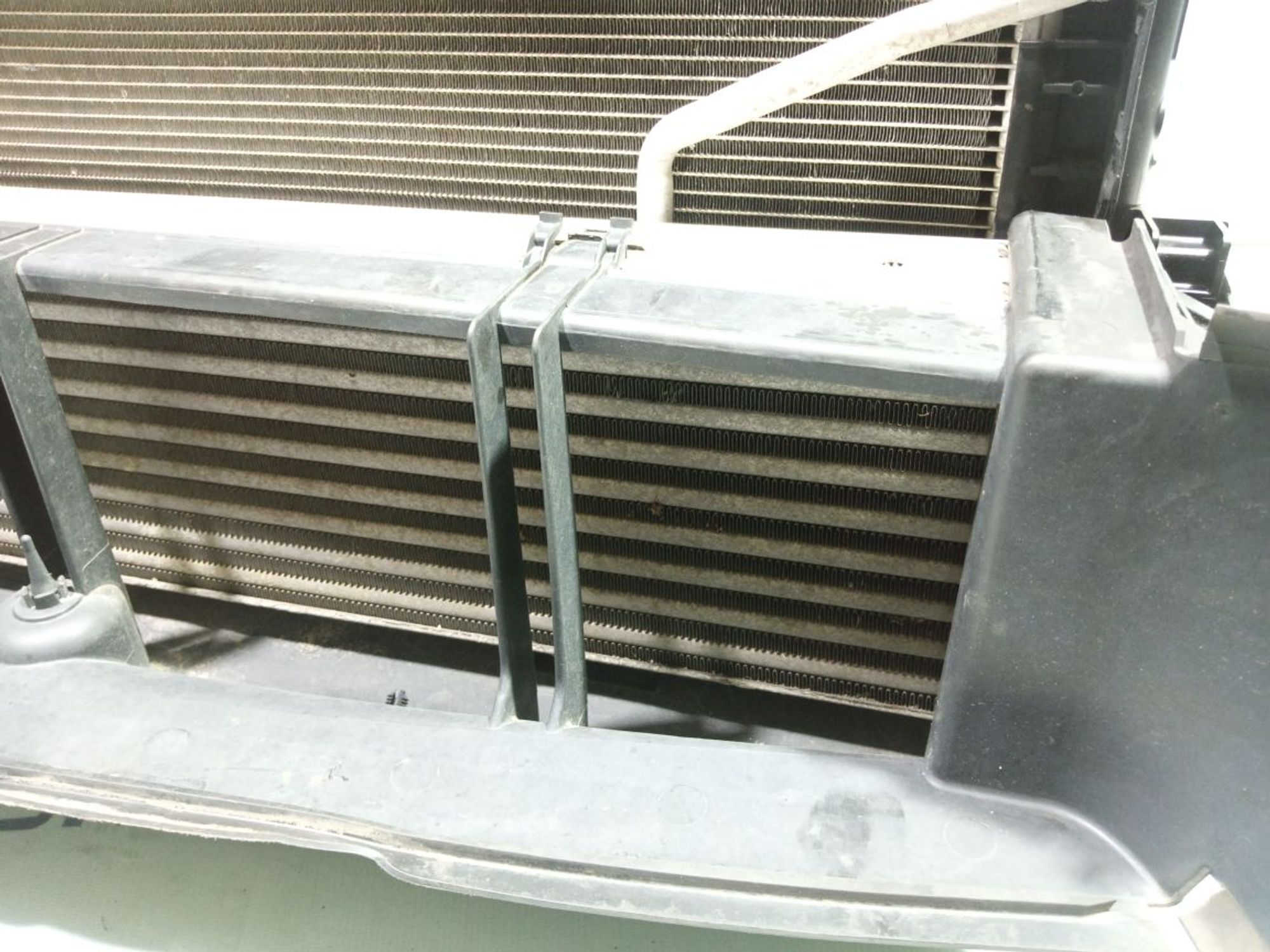 https://ycs.partsauto.market/partsauto-images/thmbs/userImages/b7628e092085f1f91467af1afb6e7630/part/e0aa8546-b541-41b7-9a5c-c2bfd8fa2c8b_1749152390428.jpg