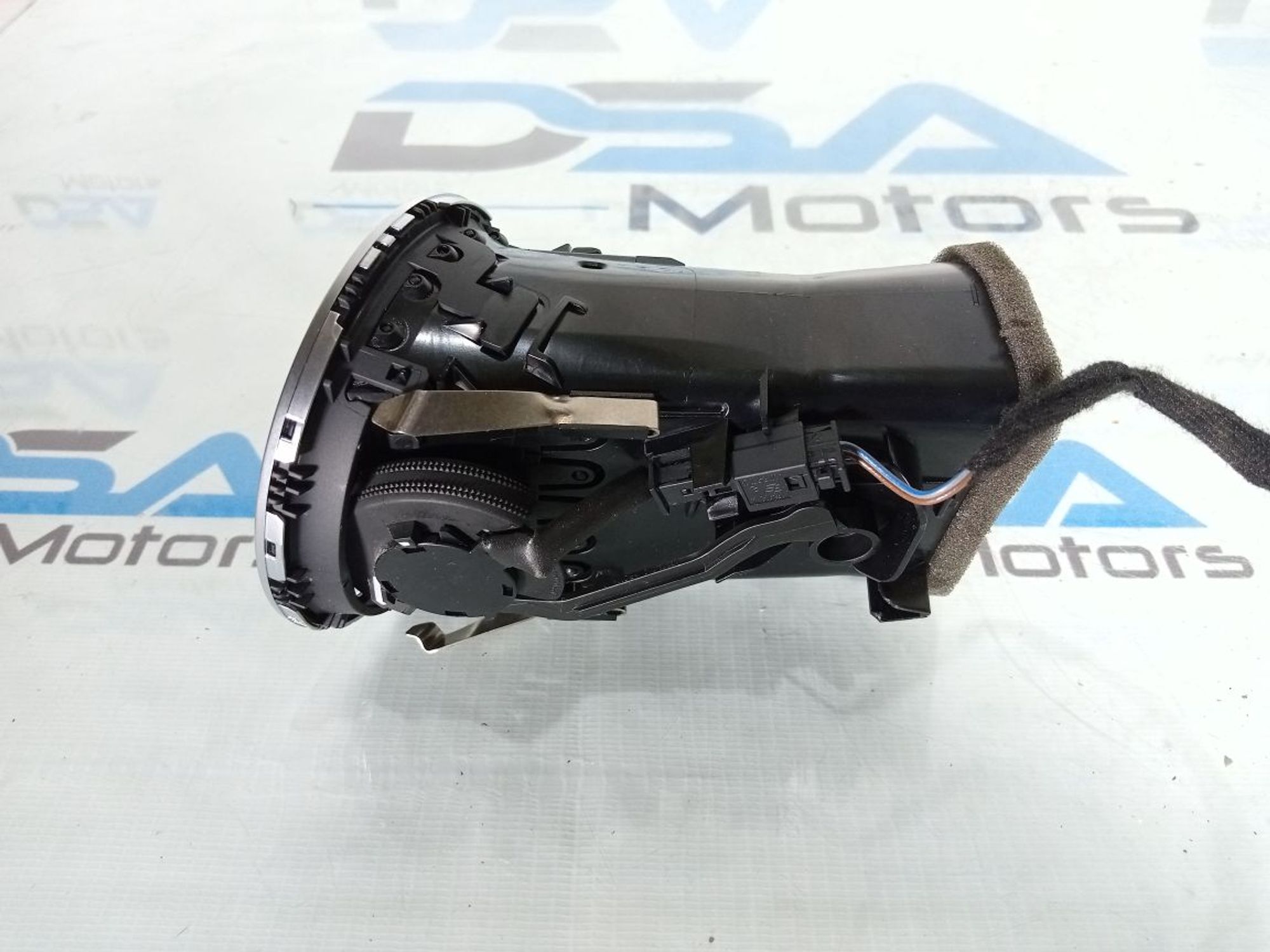 https://ycs.partsauto.market/partsauto-images/thmbs/userImages/b7628e092085f1f91467af1afb6e7630/part/e0d5a627-e270-47f0-a0a0-8ea7f447207e_1733848958985.jpg