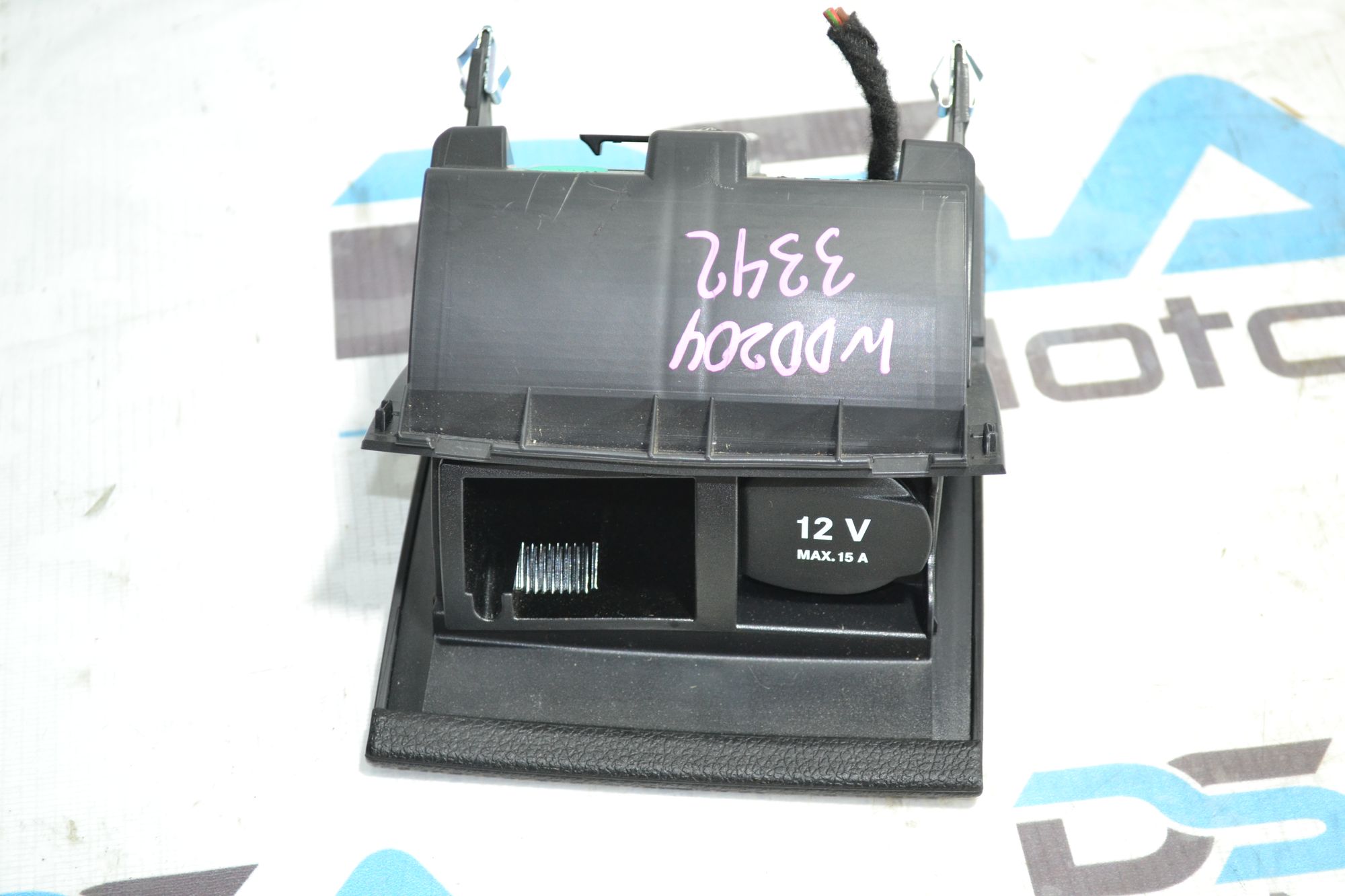 Пепельница задняя Оригинал Mercedes W204 из Японии, 900 рублей, Кореновск