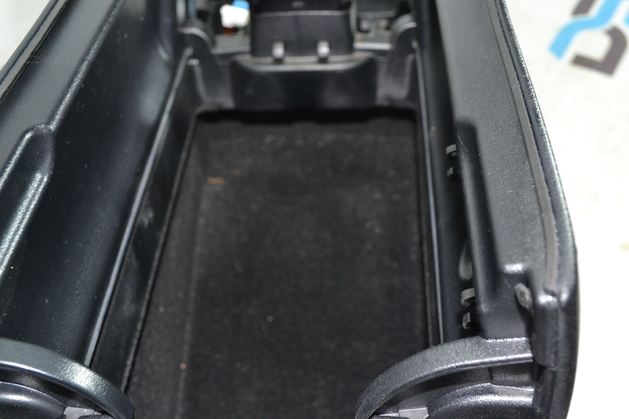 https://ycs.partsauto.market/partsauto-images/thmbs/userImages/b7628e092085f1f91467af1afb6e7630/part/e22309b8-d313-415d-8349-055a492ac0f1_1780917781763.jpg