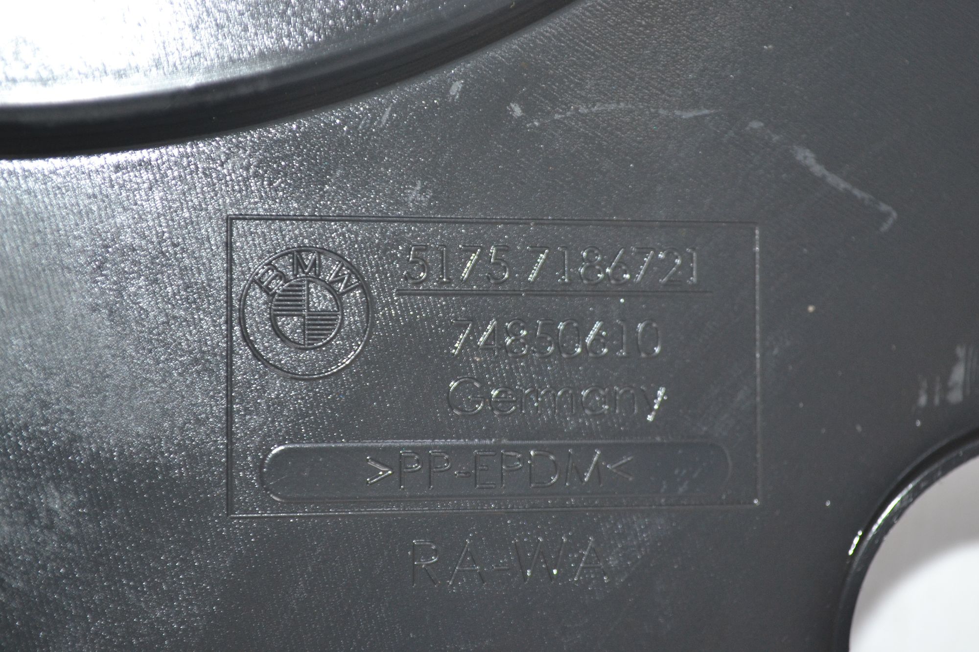 https://ycs.partsauto.market/partsauto-images/thmbs/userImages/b7628e092085f1f91467af1afb6e7630/part/e2313d76-f7e1-4635-863b-c4442462e978_1784881594111.jpg