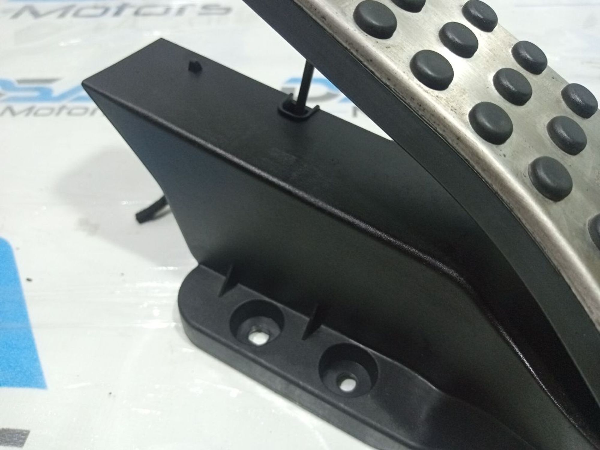 https://ycs.partsauto.market/partsauto-images/thmbs/userImages/b7628e092085f1f91467af1afb6e7630/part/e320d052-d5f7-45a4-b756-db2322a2b9f8_1749581419041.jpg