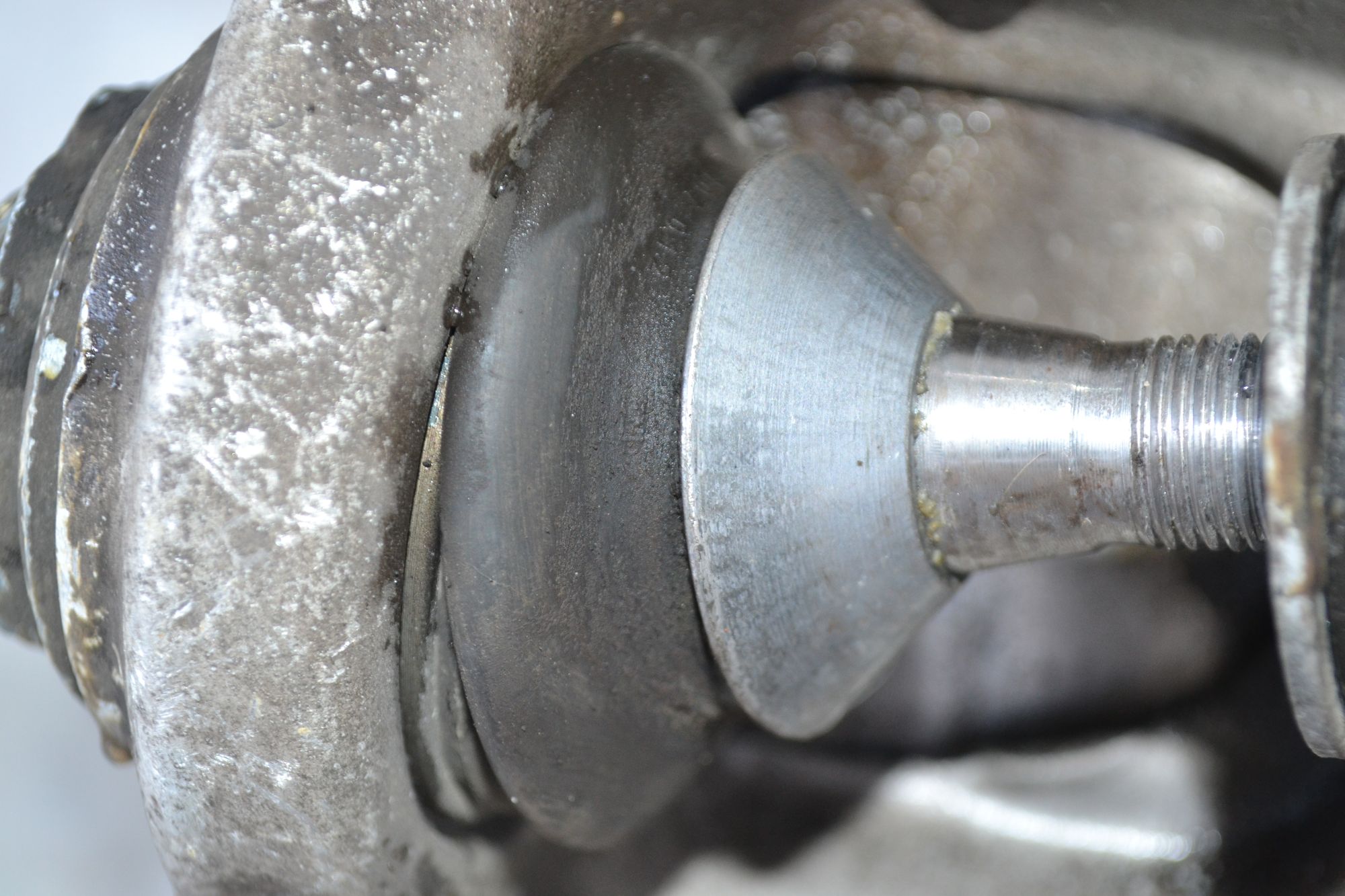 https://ycs.partsauto.market/partsauto-images/thmbs/userImages/b7628e092085f1f91467af1afb6e7630/part/e3334754-5a2e-4793-8e2f-87a53c8496c0_1785407976262.jpg