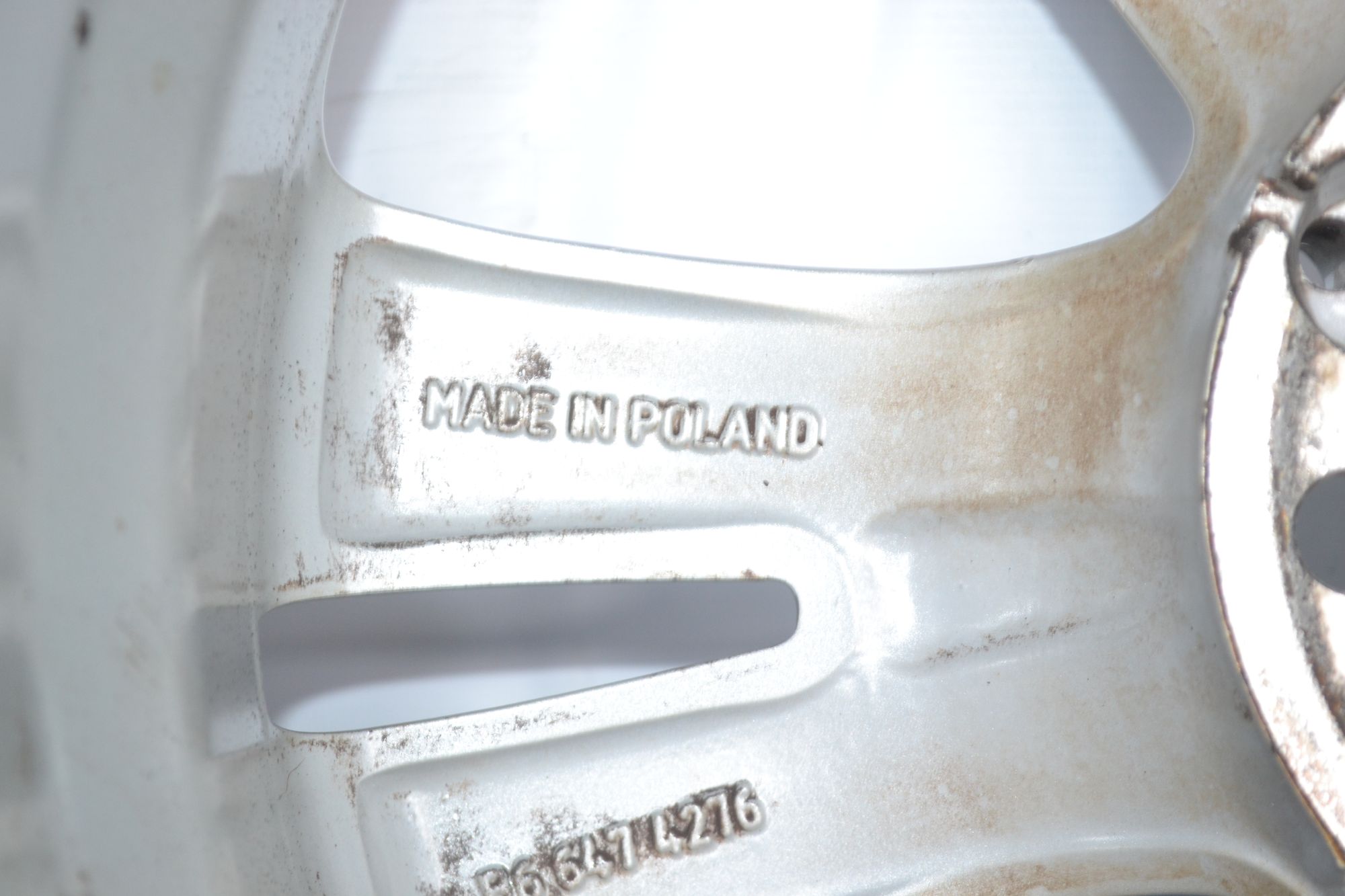 https://ycs.partsauto.market/partsauto-images/thmbs/userImages/b7628e092085f1f91467af1afb6e7630/part/e3a5768b-665c-4705-9999-802c3f8091dd_1781078372256.jpg