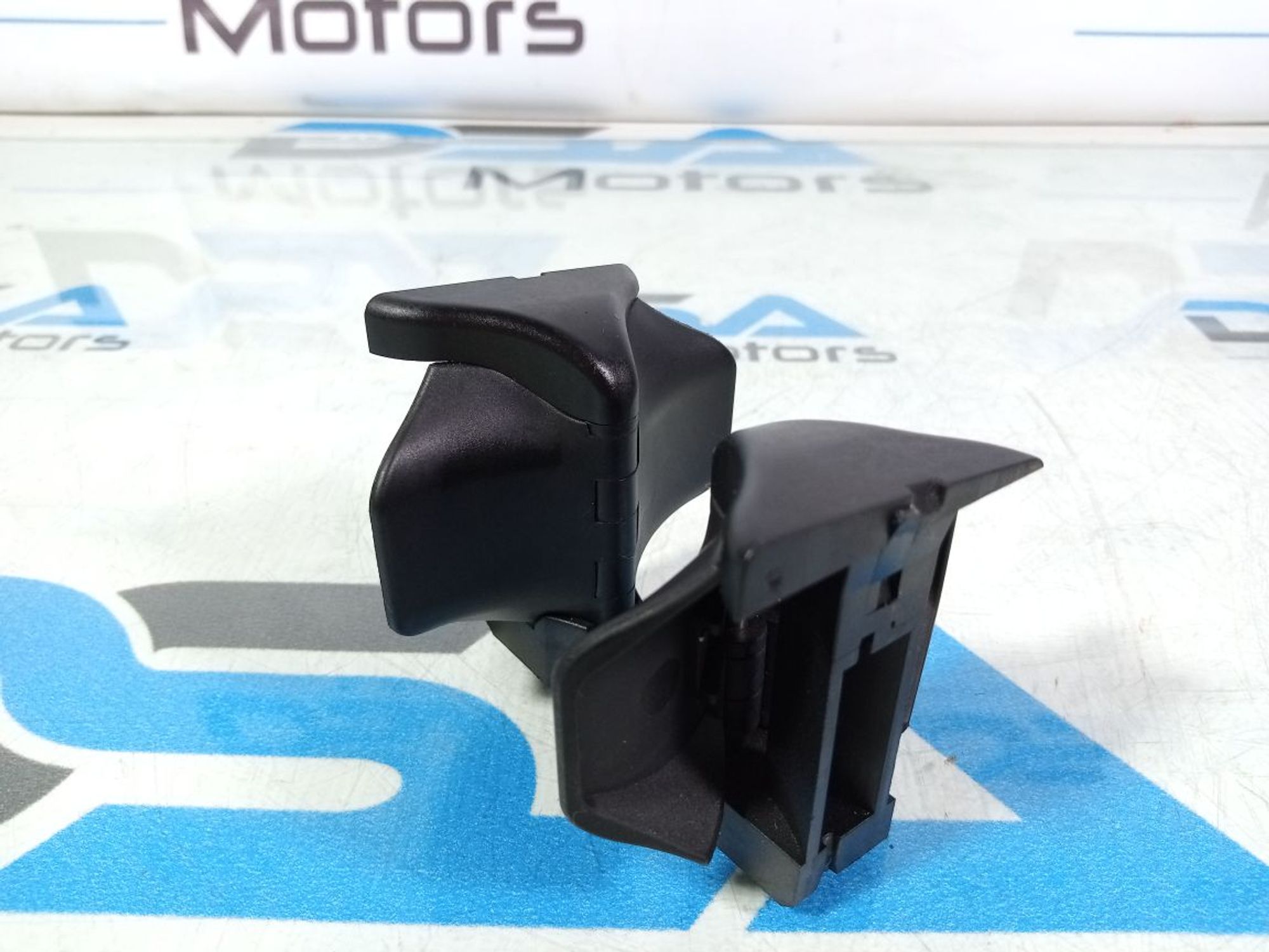 https://ycs.partsauto.market/partsauto-images/thmbs/userImages/b7628e092085f1f91467af1afb6e7630/part/e5a85947-92e1-49f7-a6e1-4b8120cfb182_1742906900286.jpg