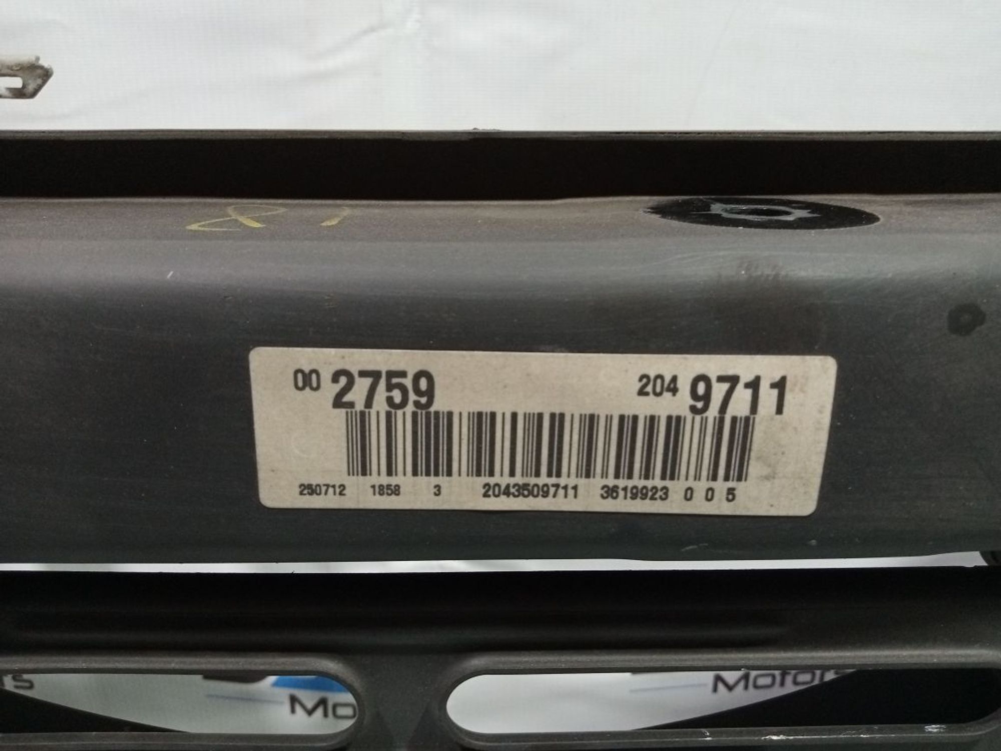 https://ycs.partsauto.market/partsauto-images/thmbs/userImages/b7628e092085f1f91467af1afb6e7630/part/e5aed553-baa1-4bf9-a646-fa5fdd31a158_1747762906485.jpg