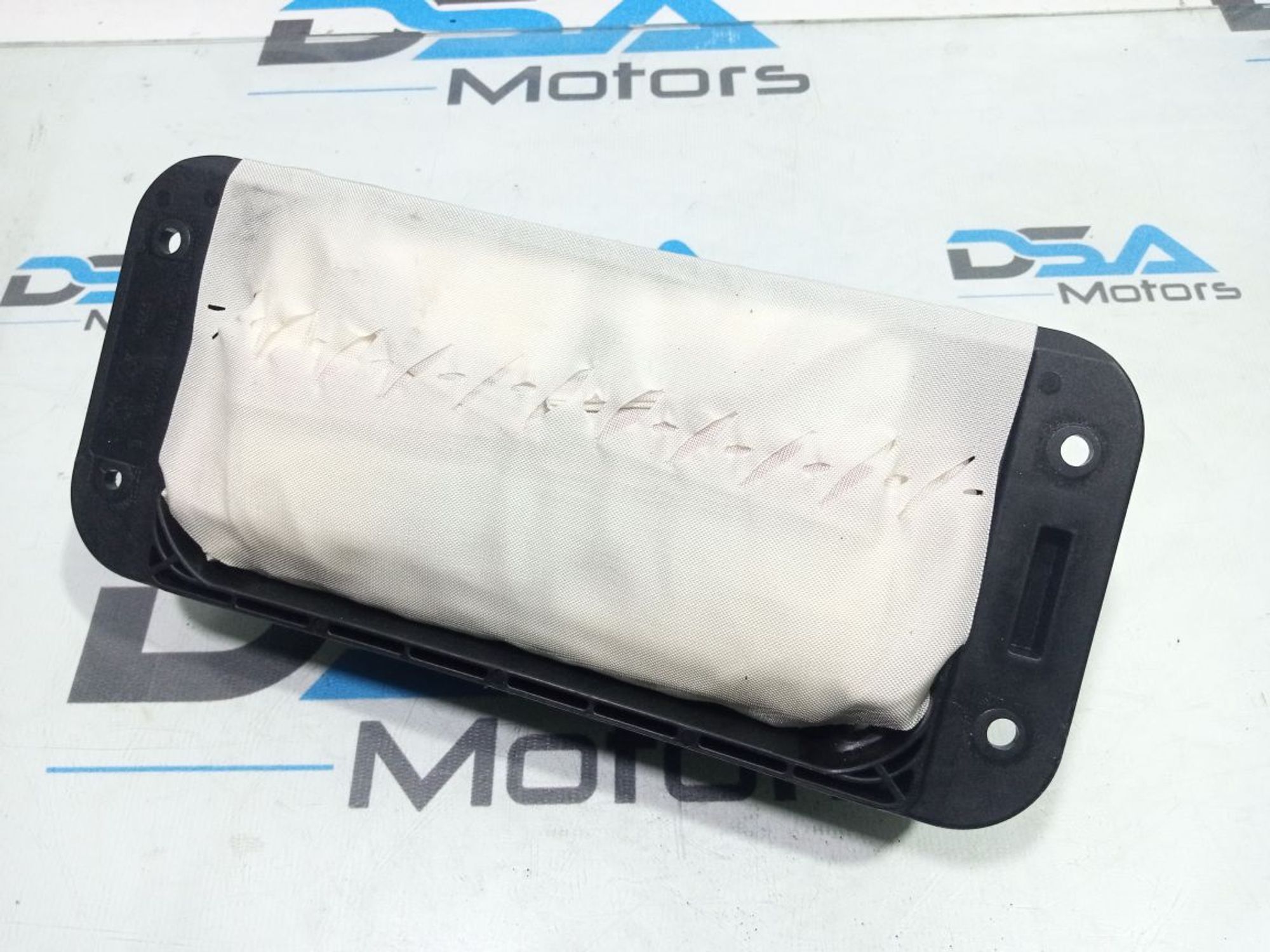 https://ycs.partsauto.market/partsauto-images/thmbs/userImages/b7628e092085f1f91467af1afb6e7630/part/e6806e65-2ff5-46d8-9eee-f36f6ad4210e_1748868818979.jpg