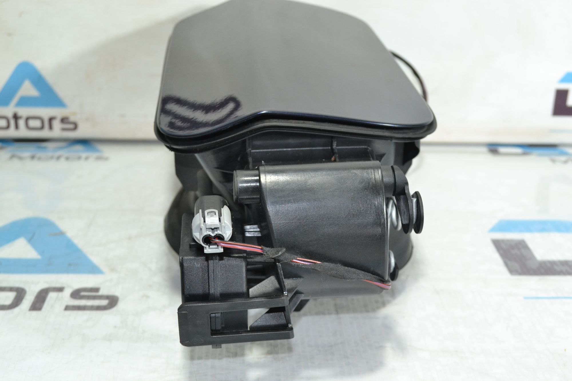https://ycs.partsauto.market/partsauto-images/thmbs/userImages/b7628e092085f1f91467af1afb6e7630/part/e6d497ef-c367-4300-87b8-614bb3f1cfe0_1779693539301.jpg