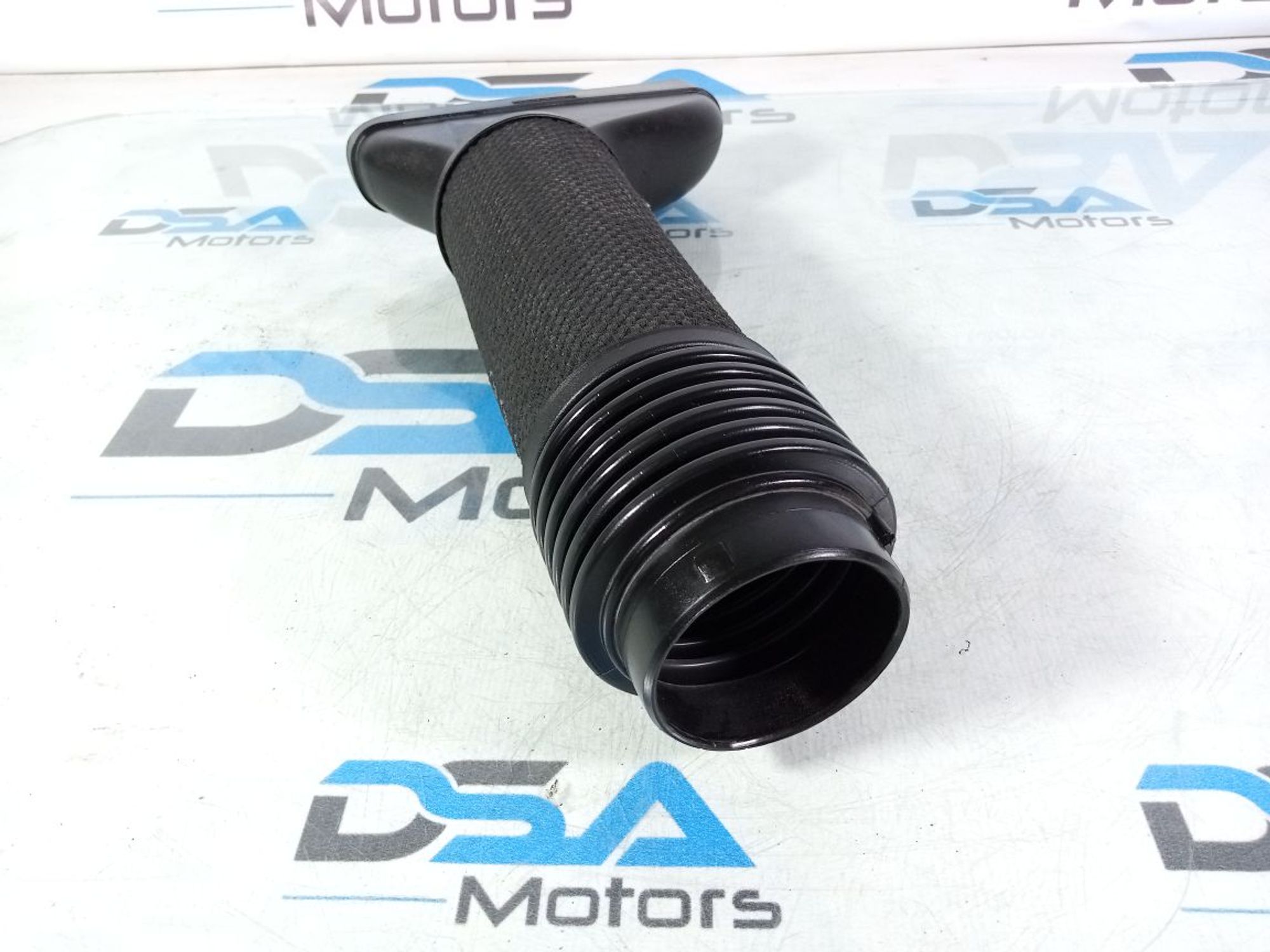 https://ycs.partsauto.market/partsauto-images/thmbs/userImages/b7628e092085f1f91467af1afb6e7630/part/e74bd88e-d81f-41a4-96b0-8bab0bf9ea9d_1744639659505.jpg