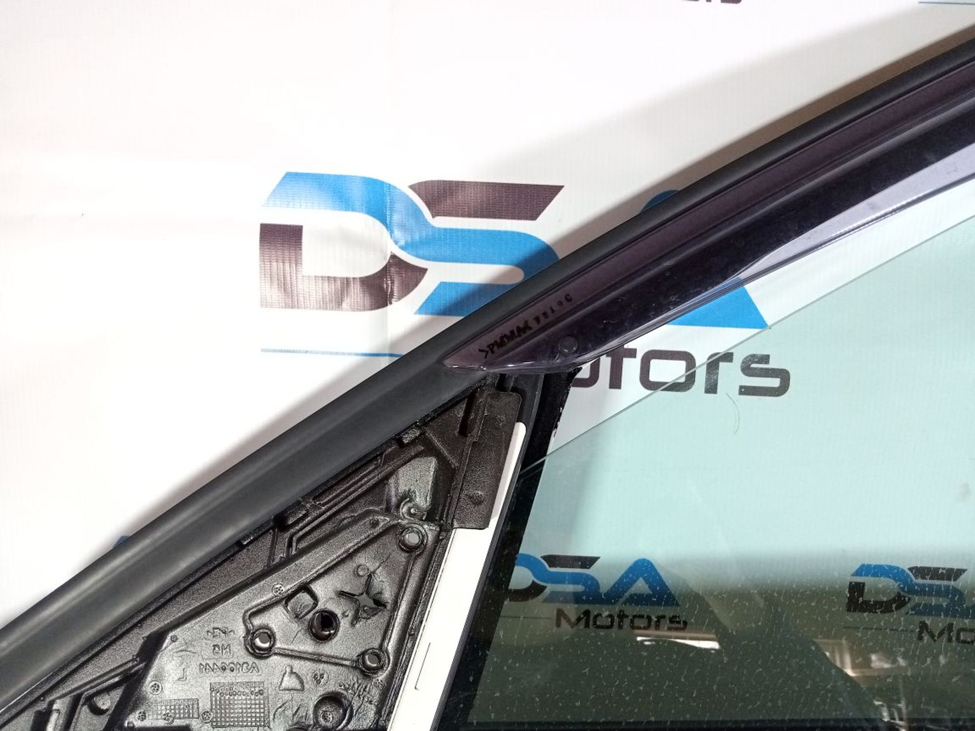 https://ycs.partsauto.market/partsauto-images/thmbs/userImages/b7628e092085f1f91467af1afb6e7630/part/e773351a-9833-4e14-a008-a8ee55794bec_1741333453985.jpg