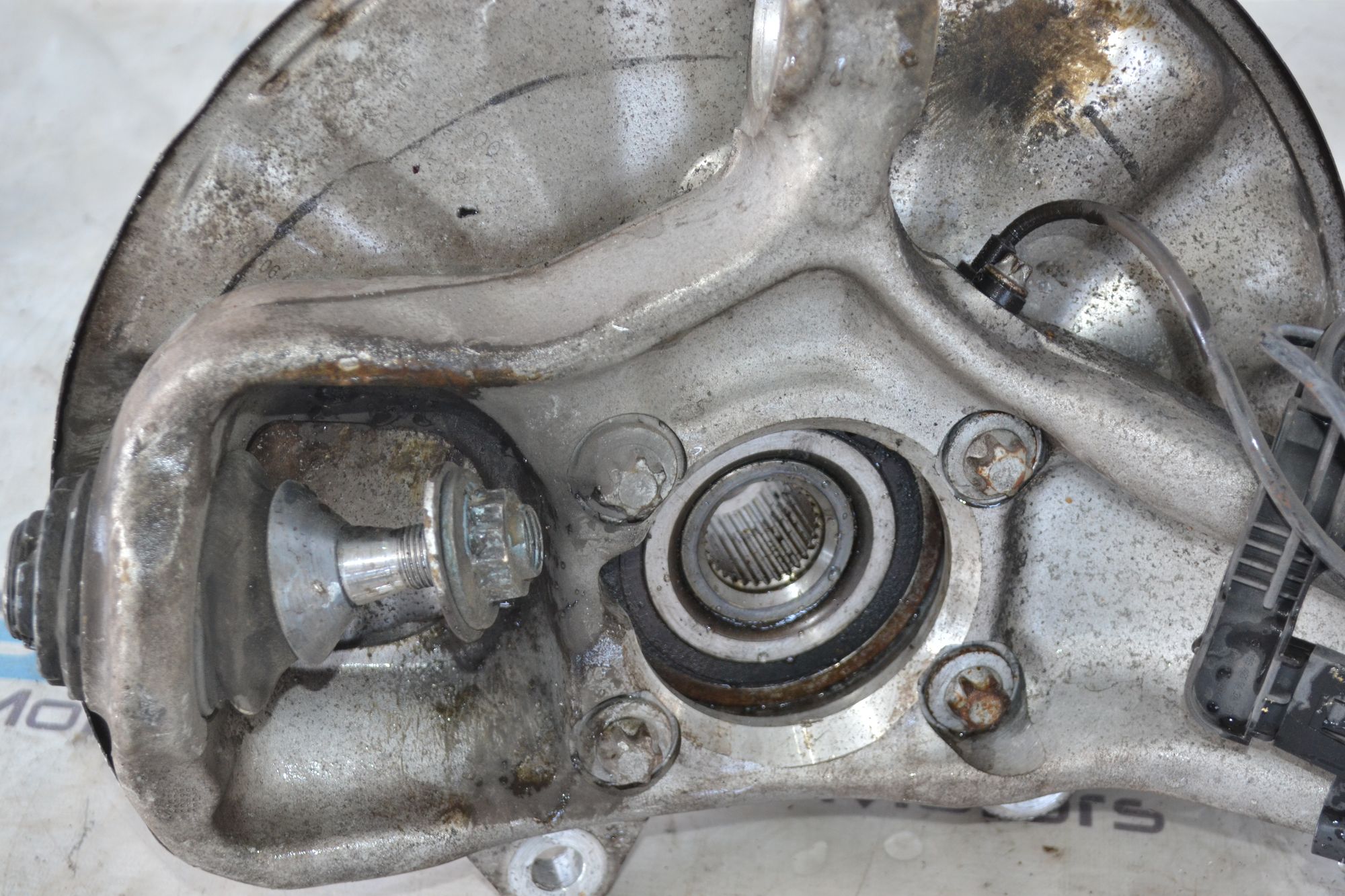 https://ycs.partsauto.market/partsauto-images/thmbs/userImages/b7628e092085f1f91467af1afb6e7630/part/e88c172f-bcfa-4f14-b8c4-6768f7f6468c_1785406365185.jpg