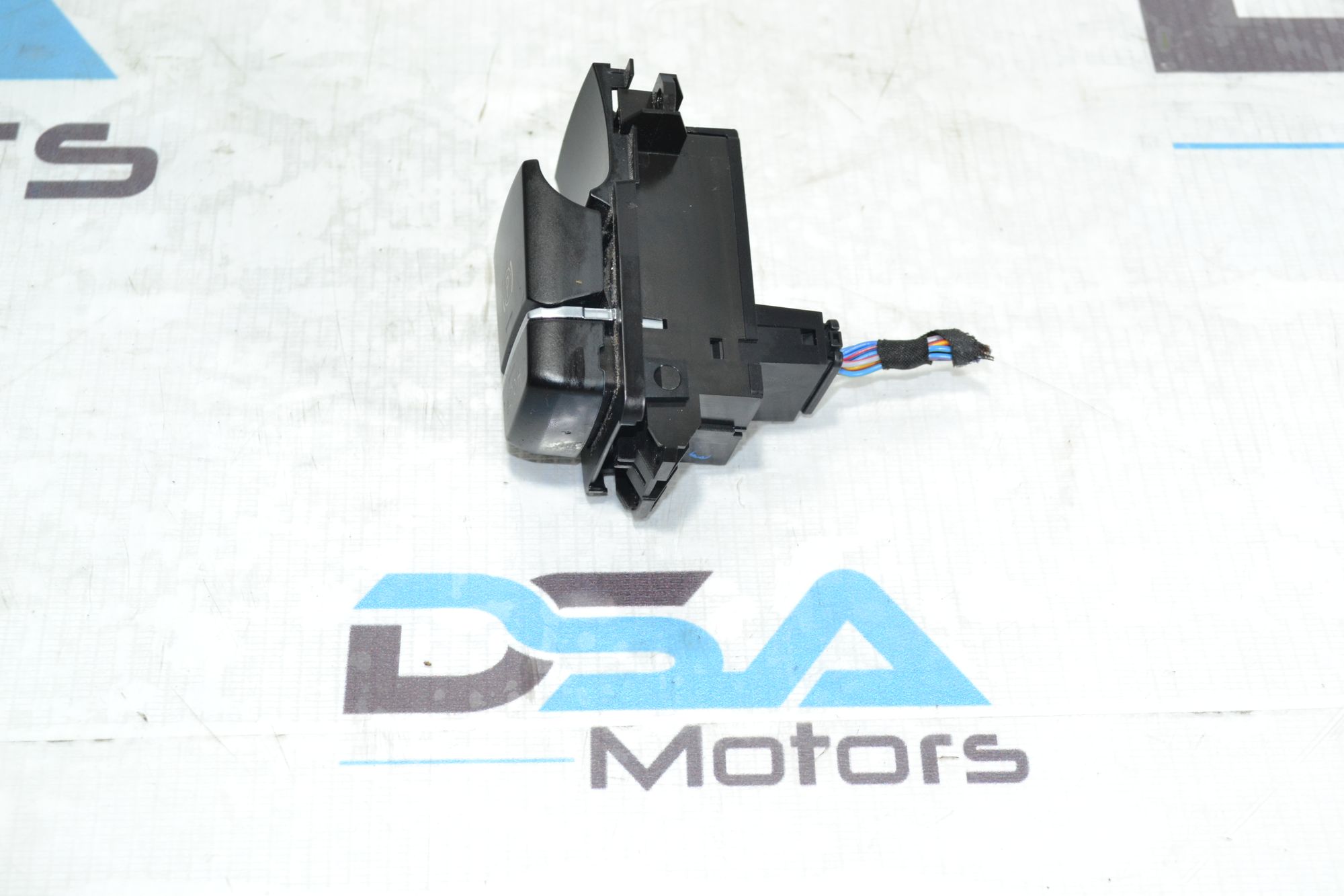 https://ycs.partsauto.market/partsauto-images/thmbs/userImages/b7628e092085f1f91467af1afb6e7630/part/e8f40072-26d0-4924-b810-b37fcfcc35c7_1779714764504.jpg