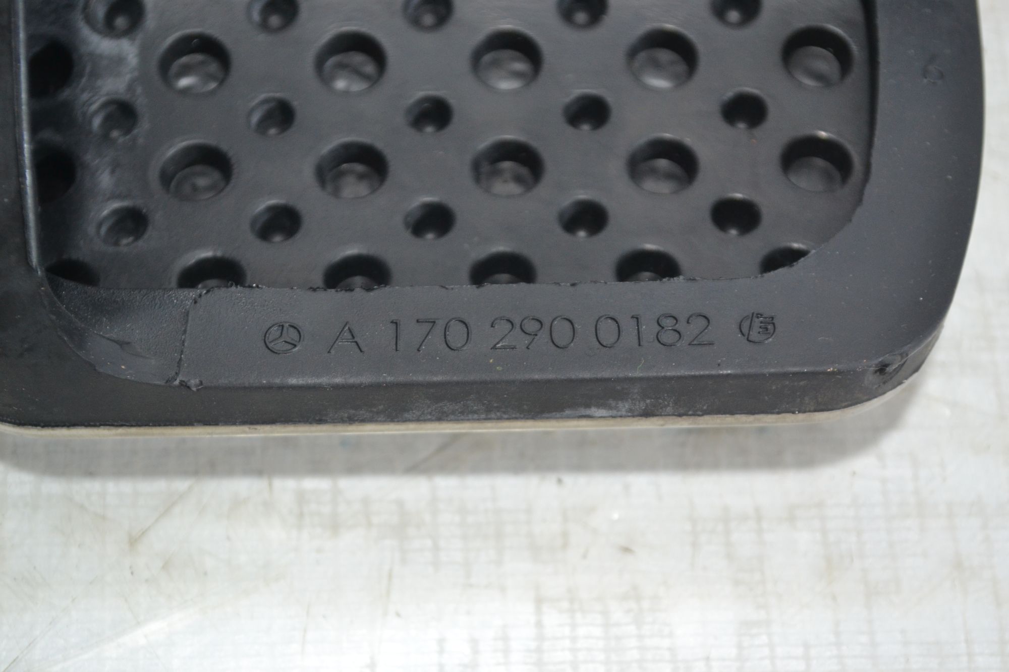 https://ycs.partsauto.market/partsauto-images/thmbs/userImages/b7628e092085f1f91467af1afb6e7630/part/e9714493-84fa-4cb5-a618-210bfb367eab_1781243553934.jpg