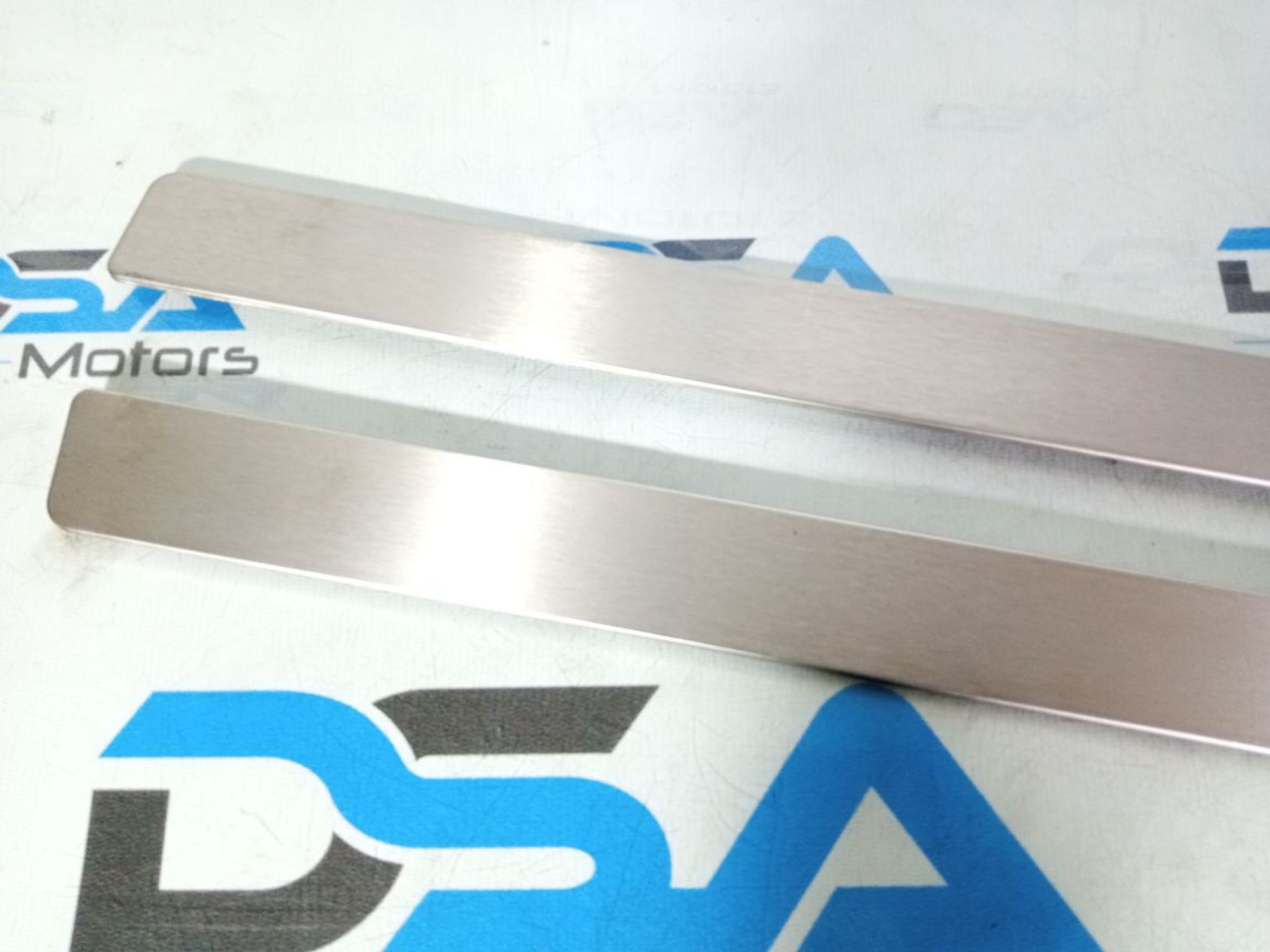 https://ycs.partsauto.market/partsauto-images/thmbs/userImages/b7628e092085f1f91467af1afb6e7630/part/e99ecefb-05b9-411f-a659-0eba81a0988b_1747338582730.jpg