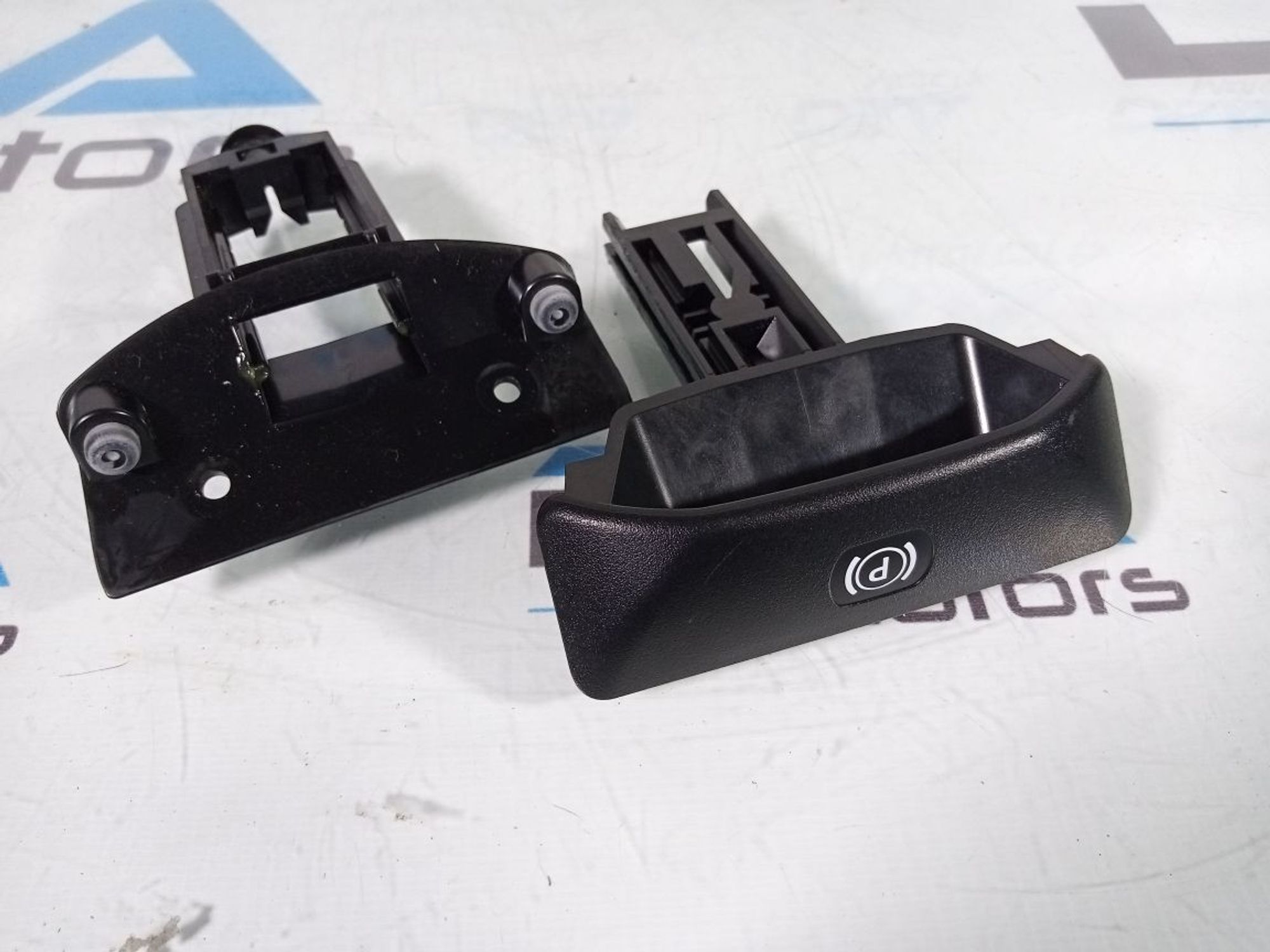 https://ycs.partsauto.market/partsauto-images/thmbs/userImages/b7628e092085f1f91467af1afb6e7630/part/ea606eba-0f08-4a65-894d-8b3b583436e4_1726068118702.jpg