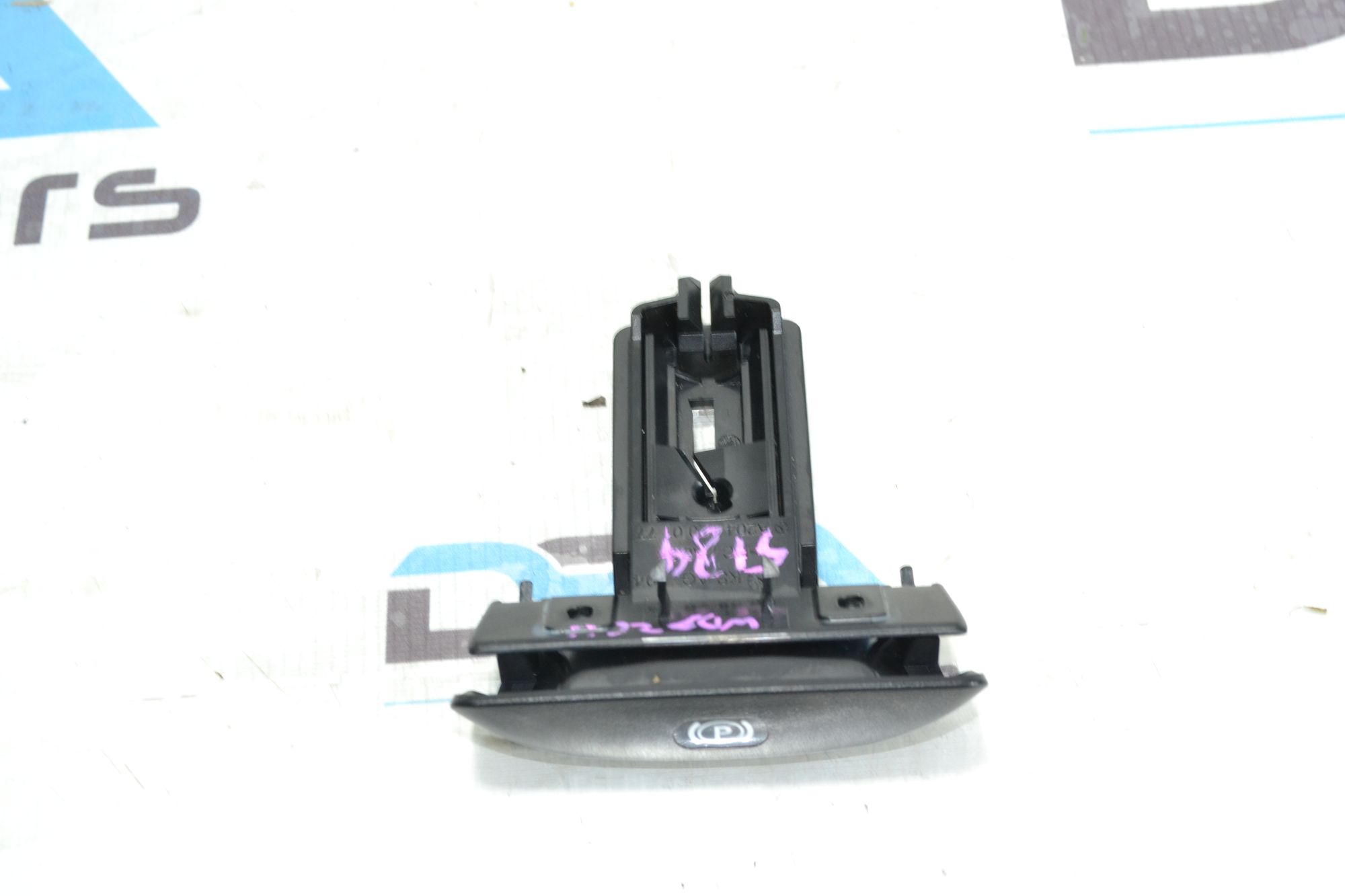 https://ycs.partsauto.market/partsauto-images/thmbs/userImages/b7628e092085f1f91467af1afb6e7630/part/eaaad734-f582-4fa9-9f14-9b7206d67e06_1780928094881.jpg