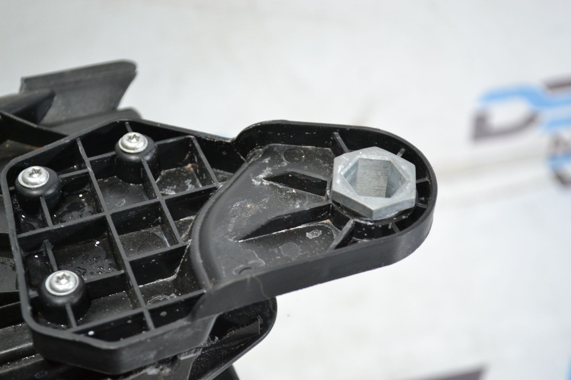 https://ycs.partsauto.market/partsauto-images/thmbs/userImages/b7628e092085f1f91467af1afb6e7630/part/eab88dbb-f1ec-494f-9a63-a126f919ee91_1784012464949.jpg