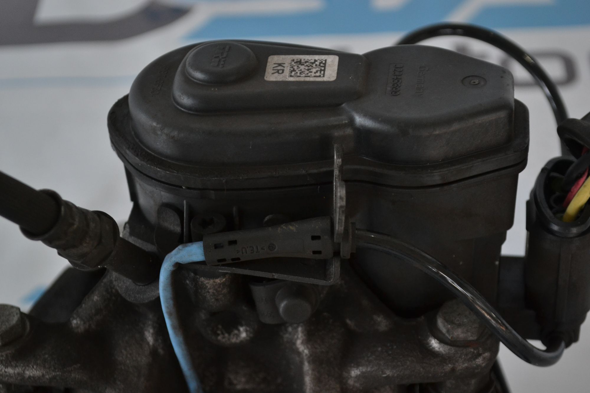 https://ycs.partsauto.market/partsauto-images/thmbs/userImages/b7628e092085f1f91467af1afb6e7630/part/eb64ca4b-b63f-46b1-aa79-0efc621bd95a_1787295572201.jpg